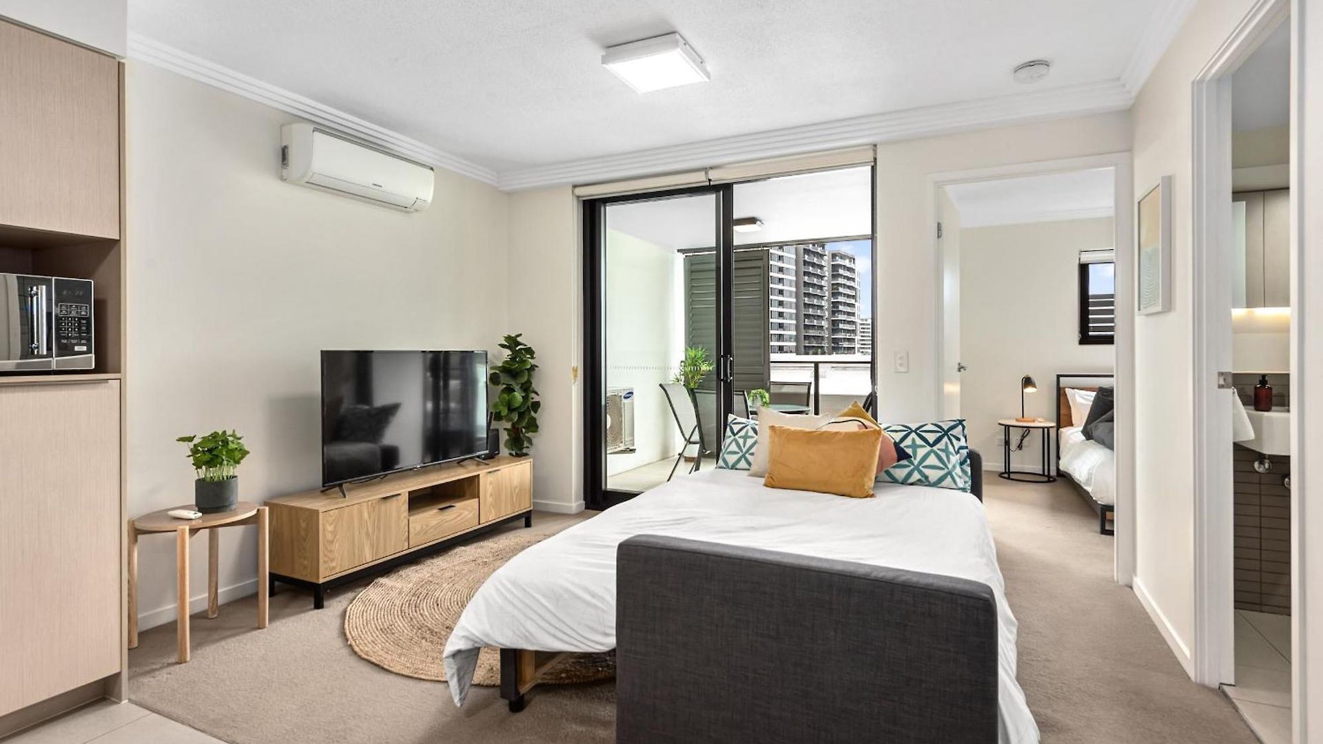 Modern And South Bank Apartment! Walk To Cbd Apartment *