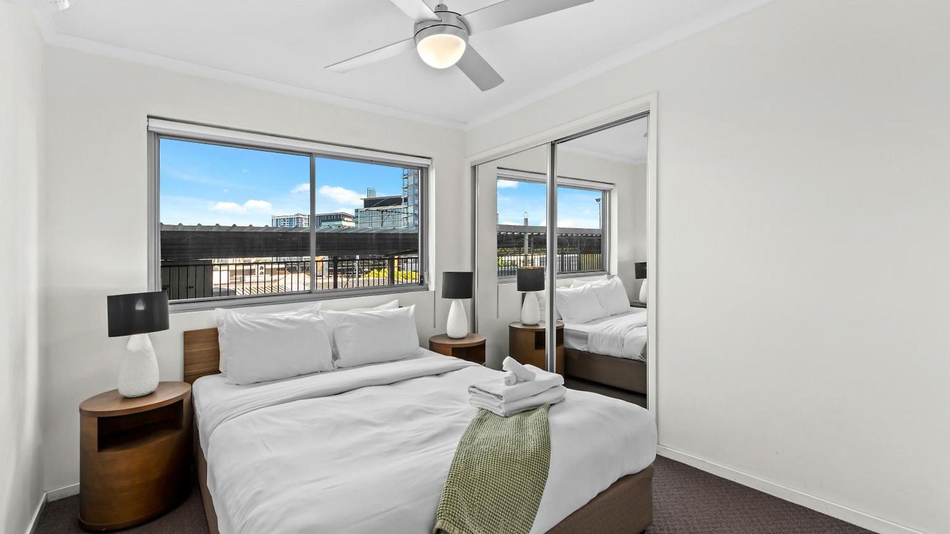 Comfy And Bright With Huge Balcony! *