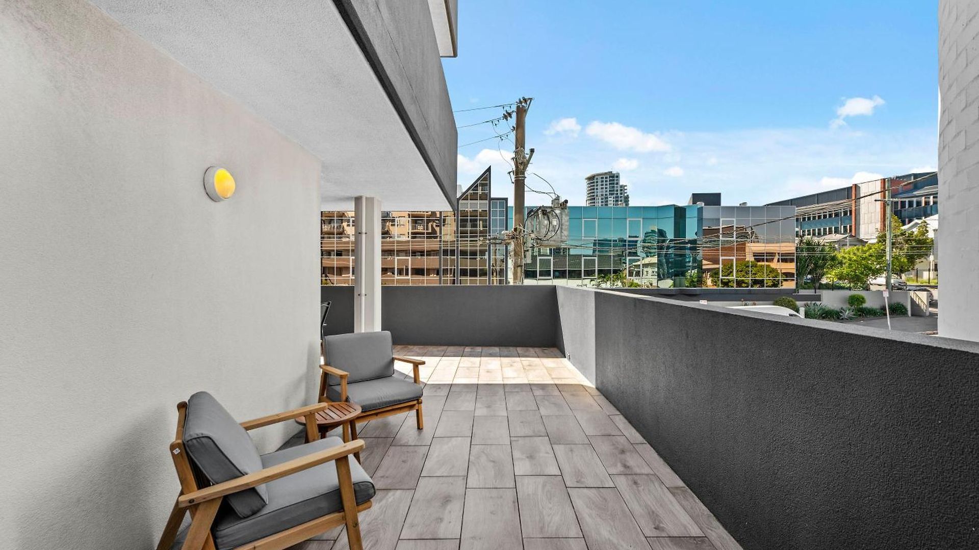 Apartment Comfy And Bright With Huge Balcony! Brisbane
