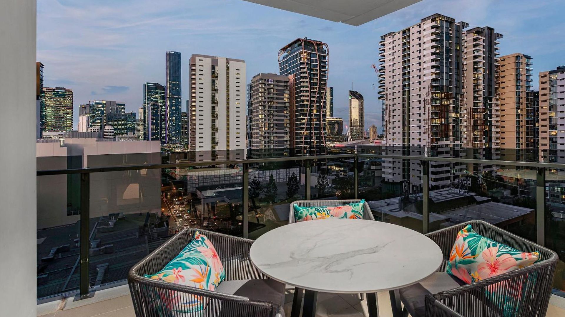 View With Balcony, King Bed And Rooftop