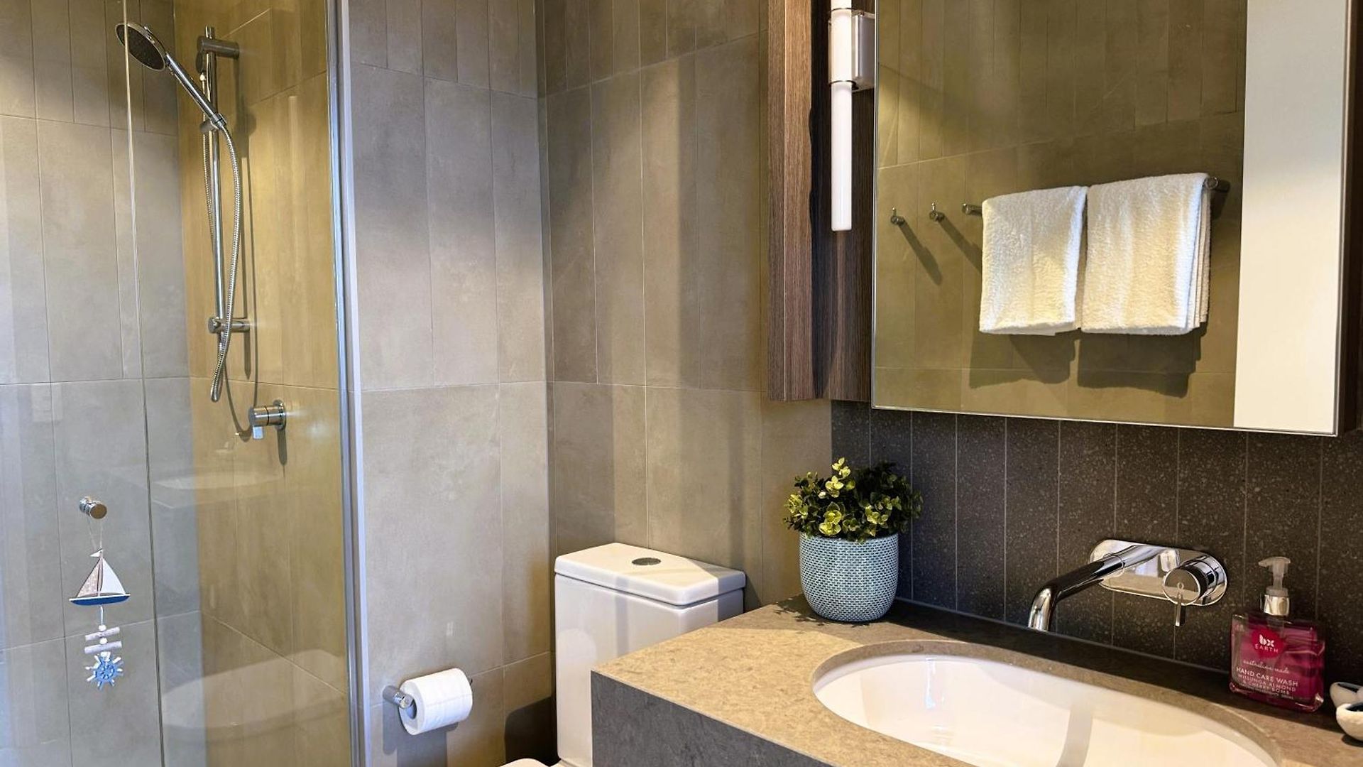 Citybeach At Queens Wharf With Spectacular Views Includes Parking Apartment *