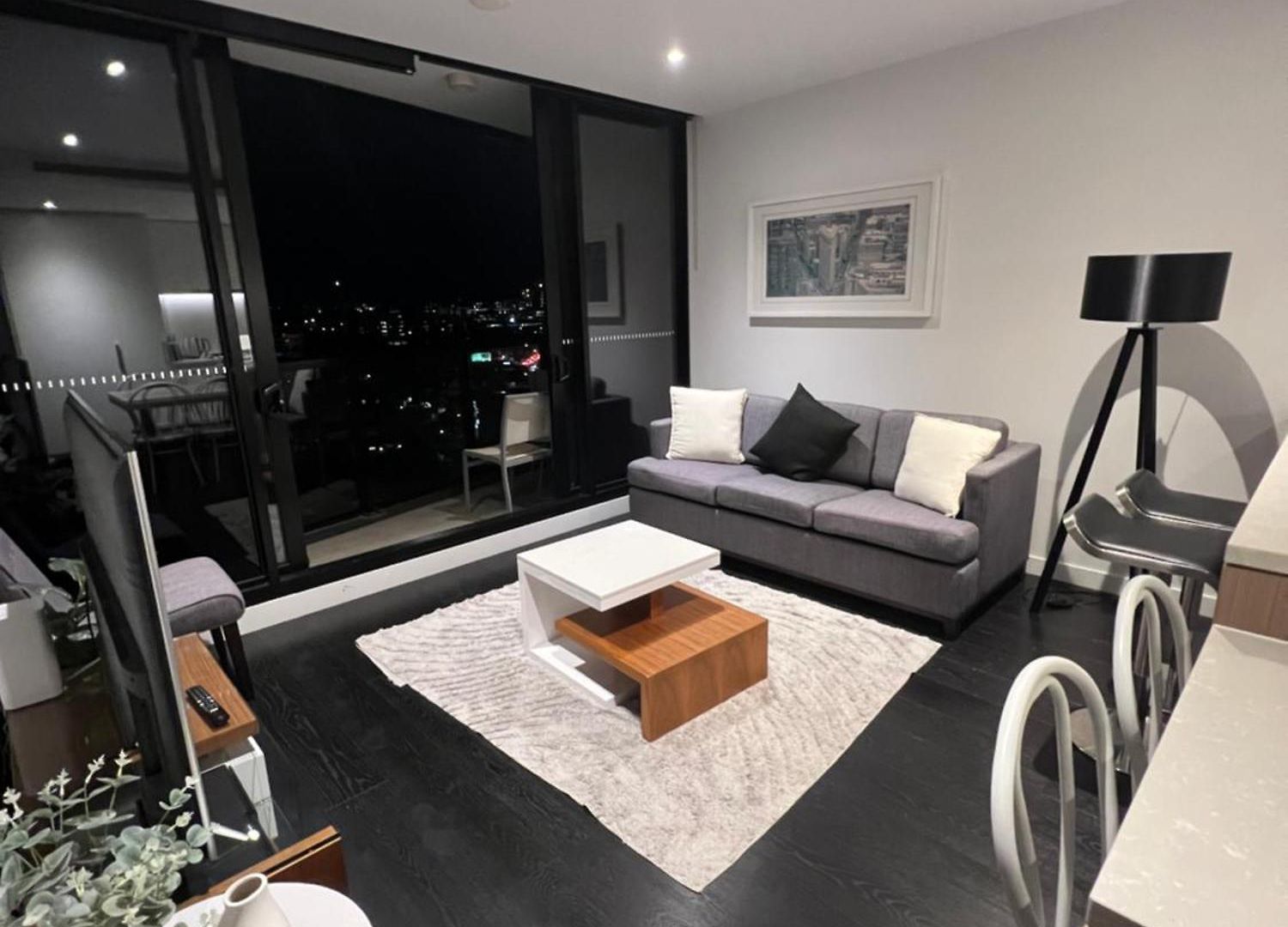 Entire Flat W Infinity Pool And 5m Walk To Valley Station