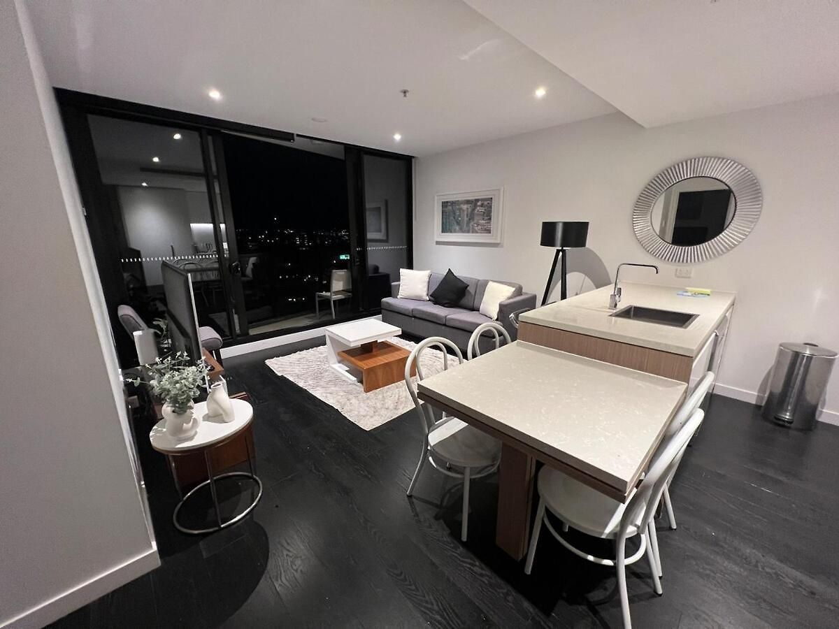 Entire Flat W Infinity Pool And 5m Walk To Valley Station *