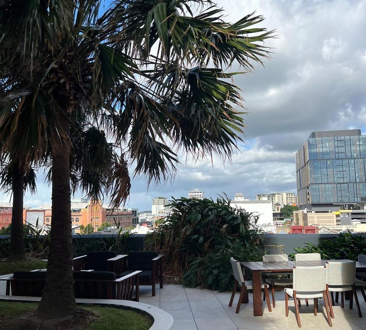 Entire Flat W Infinity Pool And 5m Walk To Valley Station Apartment Brisbane