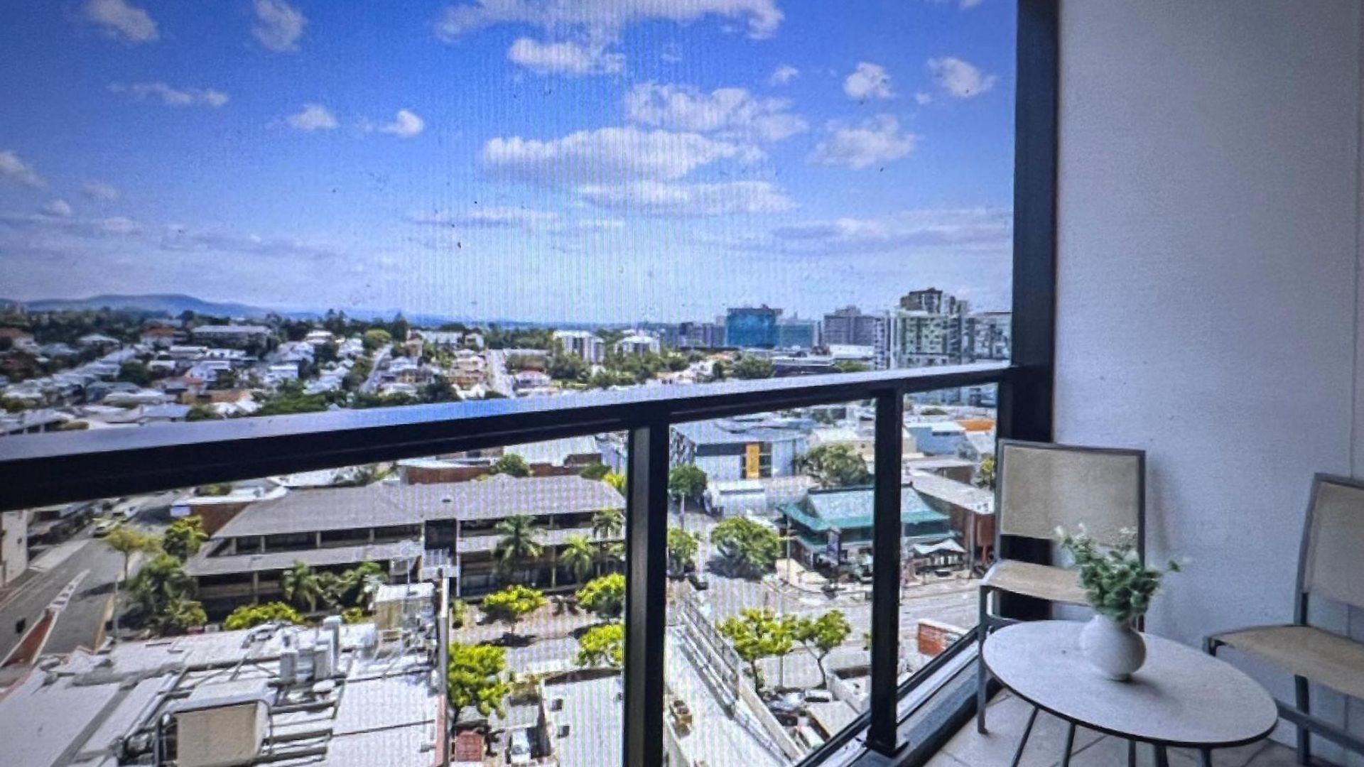 Entire Flat W Infinity Pool And 5m Walk To Valley Station Brisbane