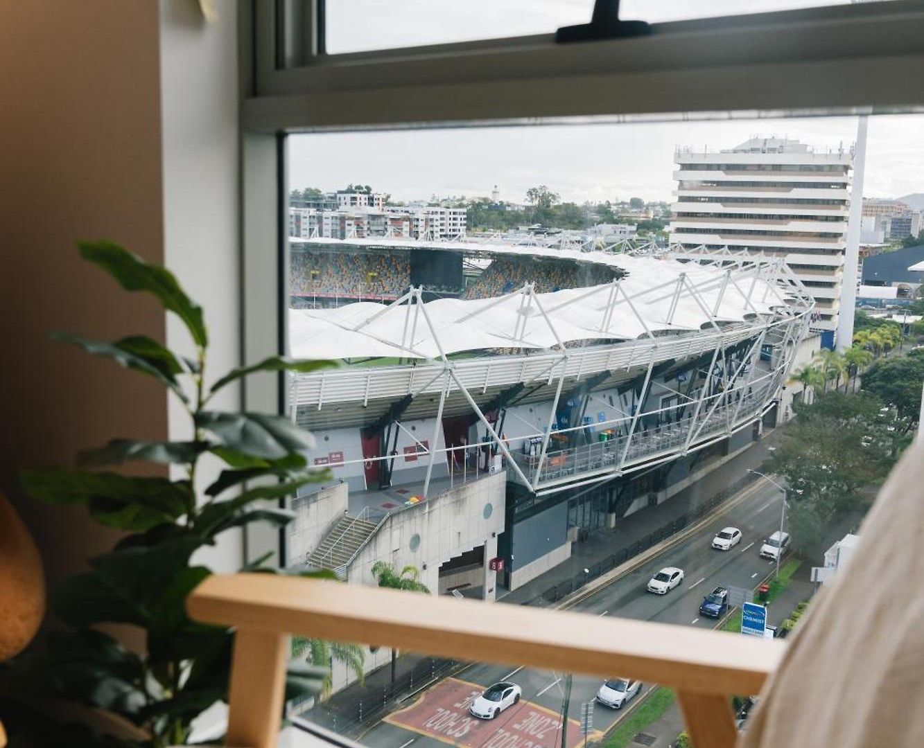 Apartment Boho Retreat - Walk To Gabba Stadium - Free Parking *