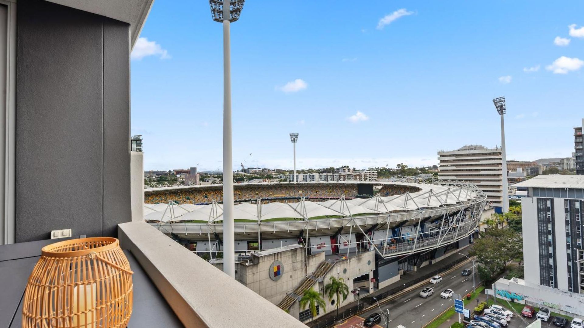 Boho Retreat - Walk To Gabba Stadium - Free Parking