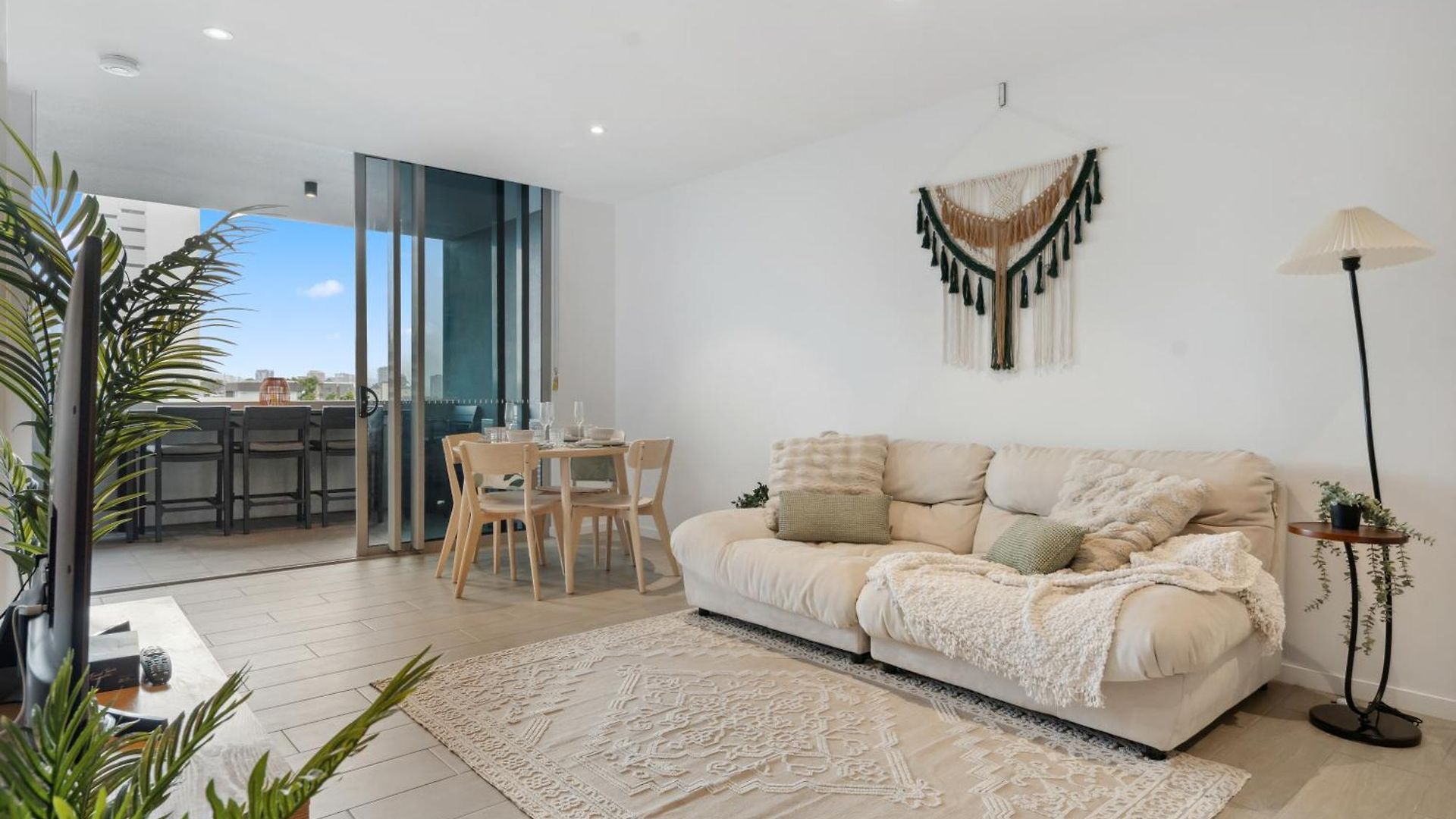 Boho Retreat - Walk To Gabba Stadium - Free Parking Apartment Brisbane