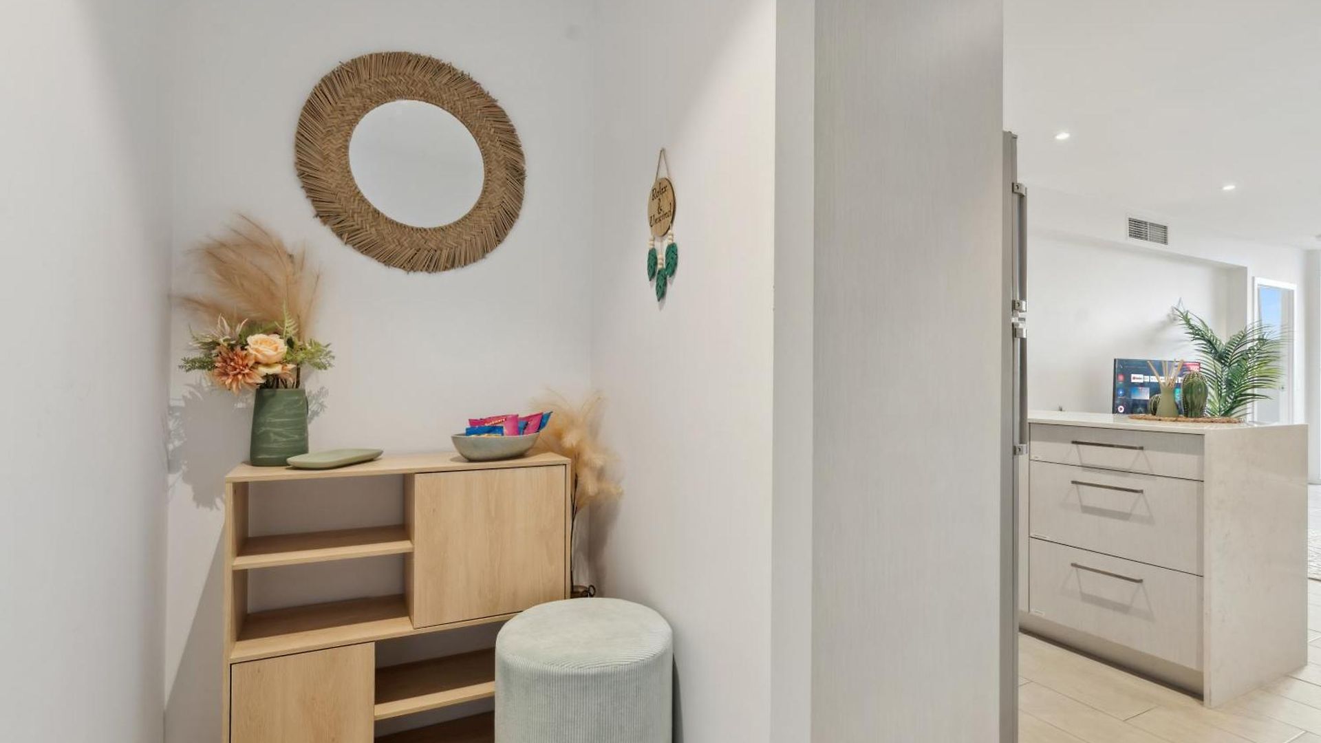 Boho Retreat - Walk To Gabba Stadium - Free Parking *
