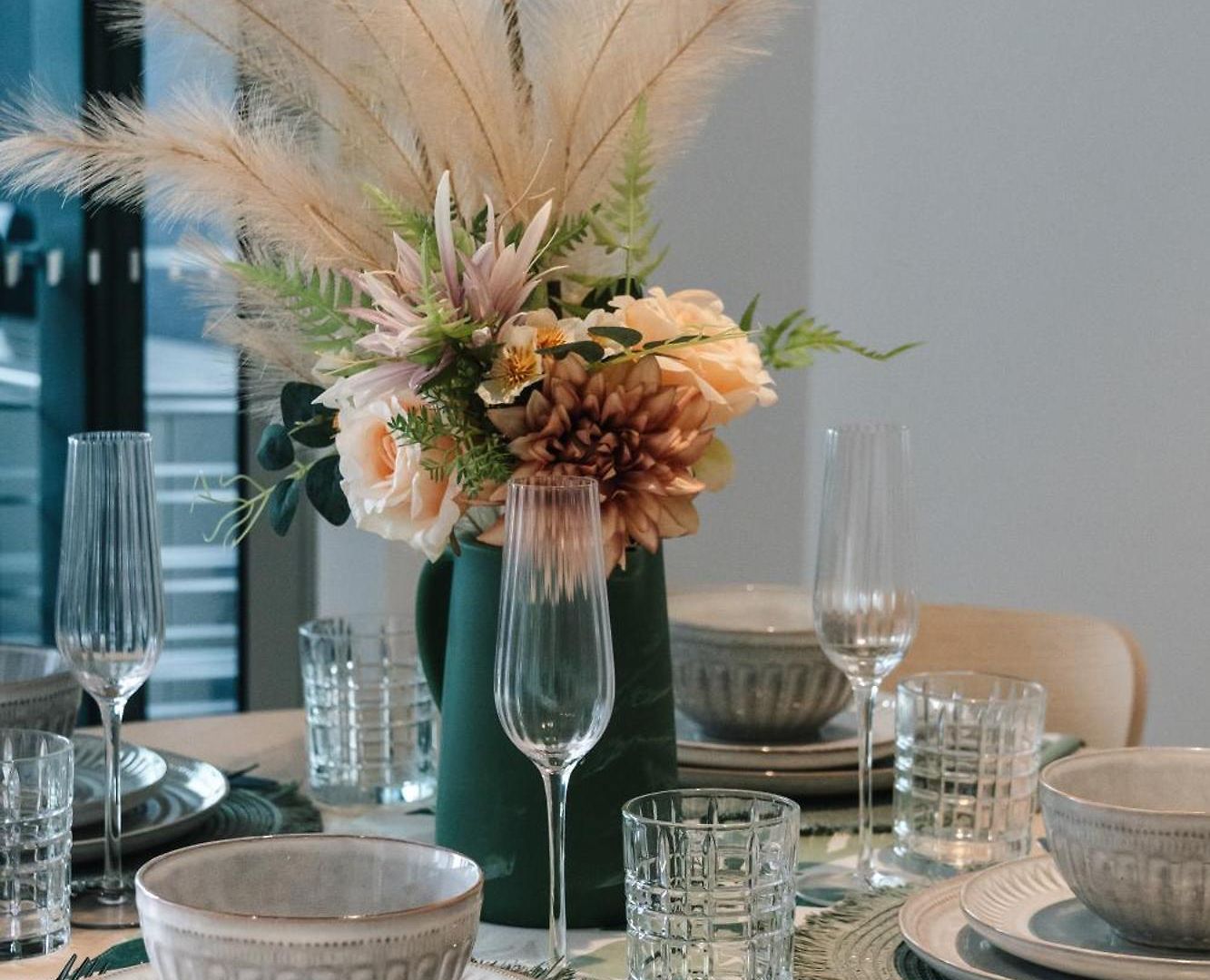 Boho Retreat - Walk To Gabba Stadium - Free Parking Apartment