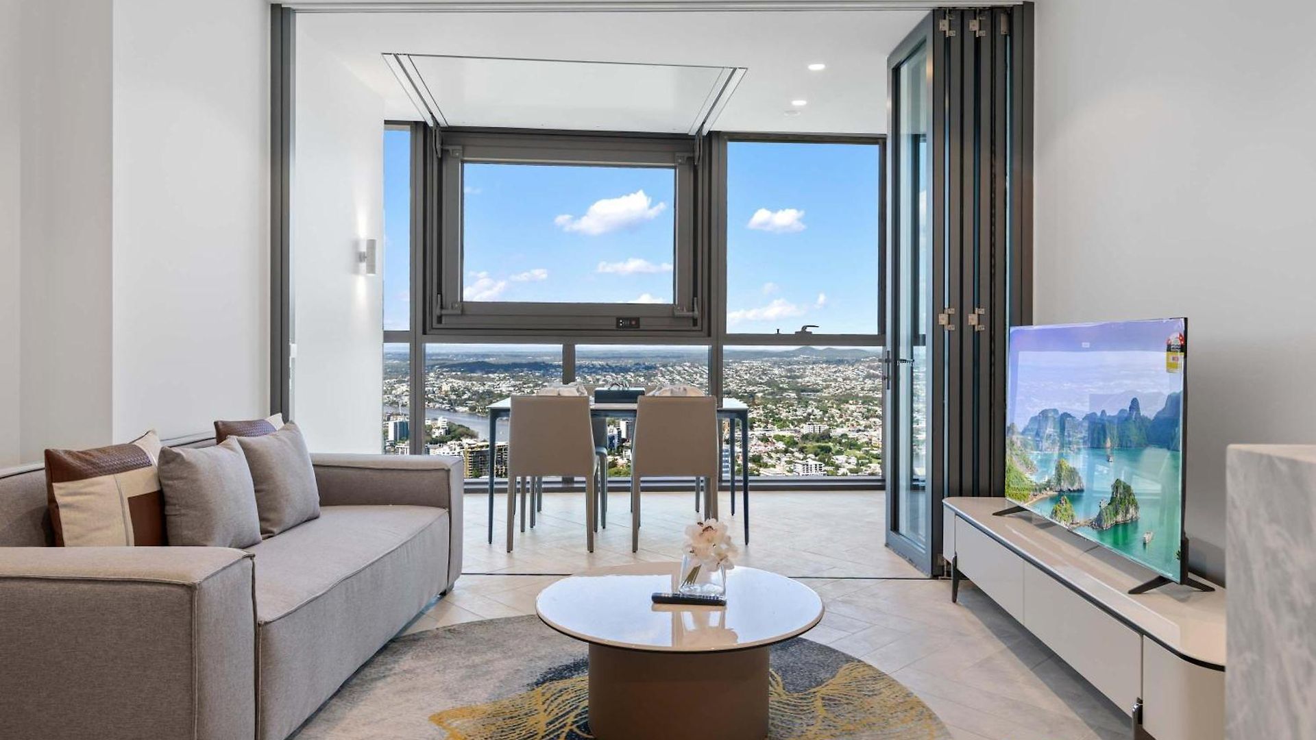 Luxury River & Access Apartment
