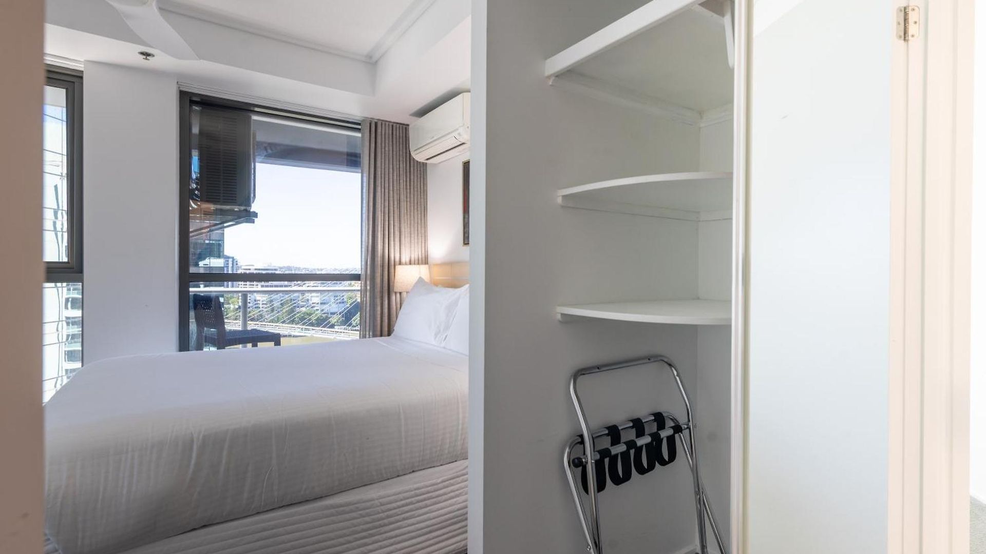 Private Cbd Bedroom In A Shared On River * Brisbane