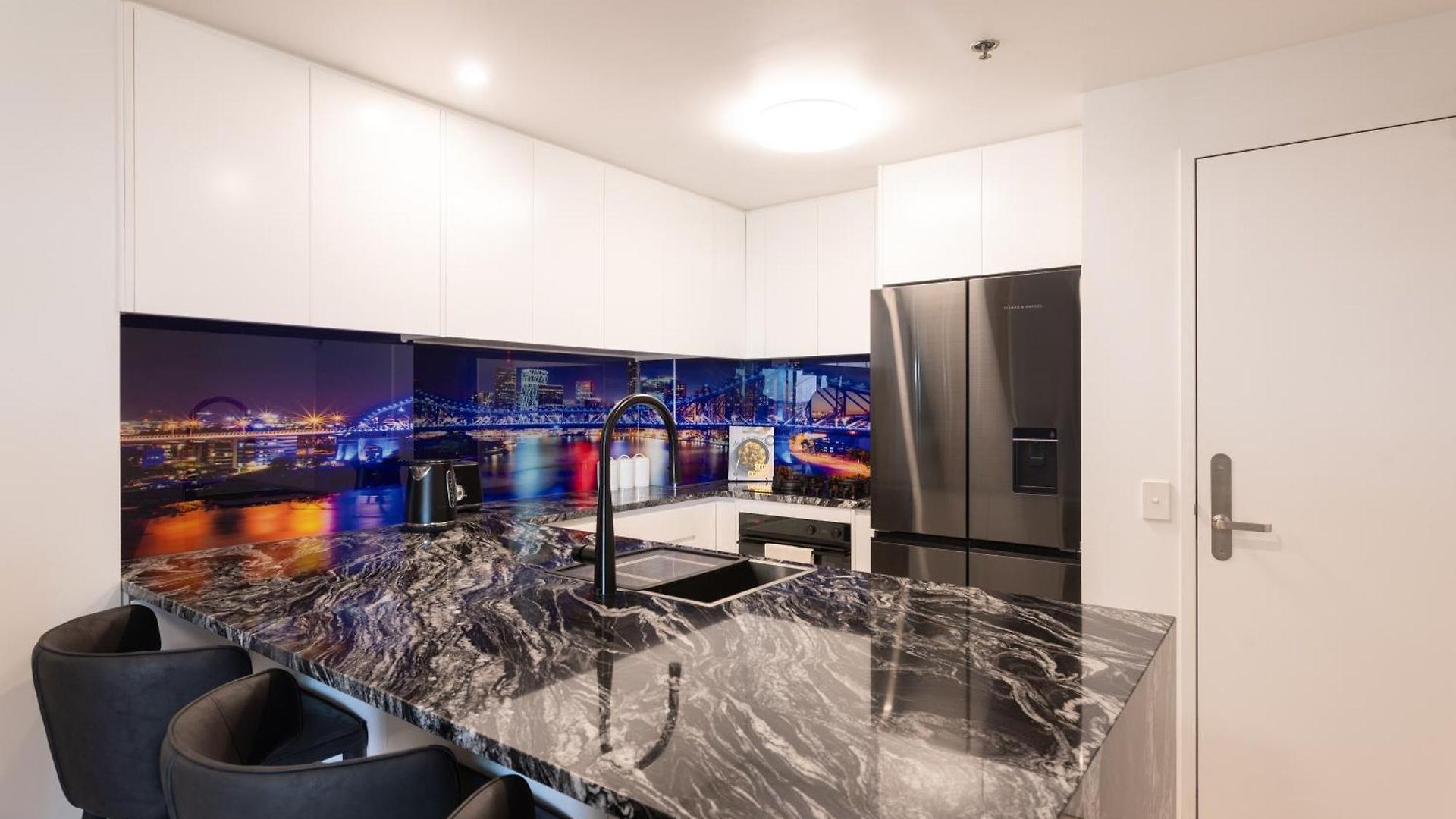 Private Cbd Bedroom In A Shared On River Homestay *