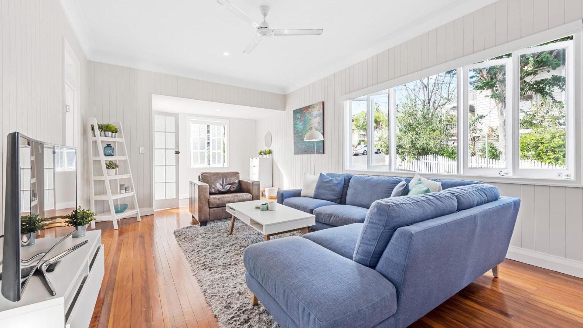 Charming Short Distance To Cbd With Parking