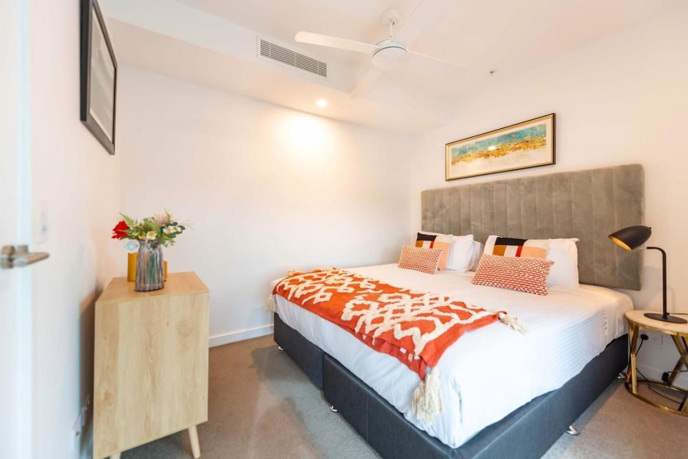 Stunning Getaway One King Bed With Unlimited Wi-fi Brisbane