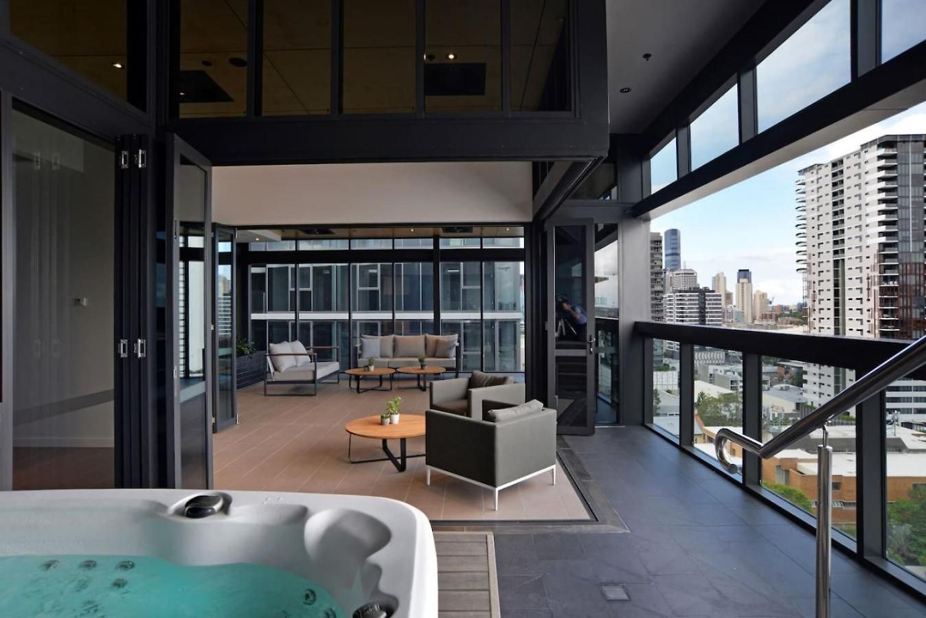 Stunning Getaway One King Bed With Unlimited Wi-fi * Brisbane