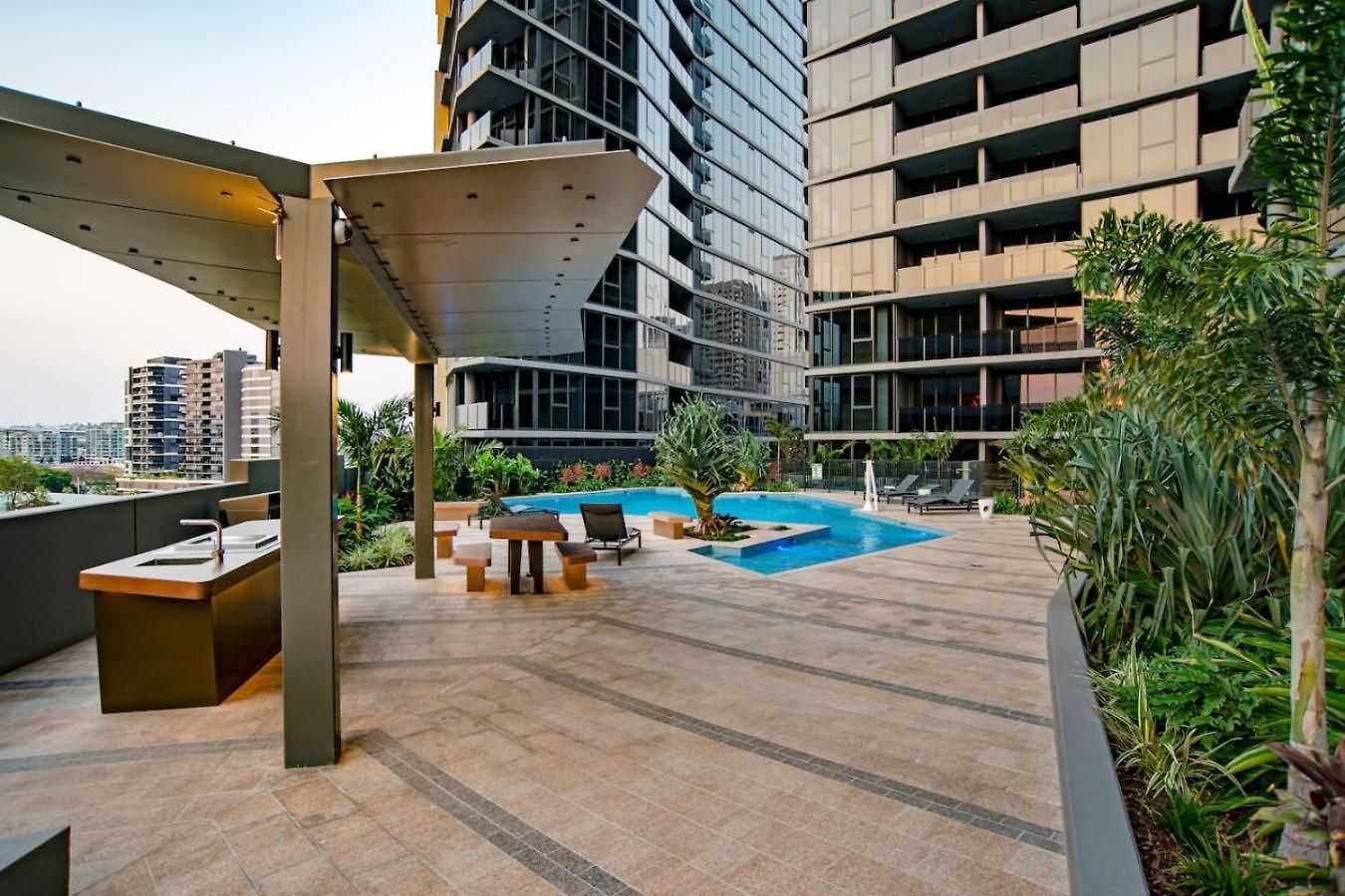 Stunning Getaway One King Bed With Unlimited Wi-fi Apartment Brisbane