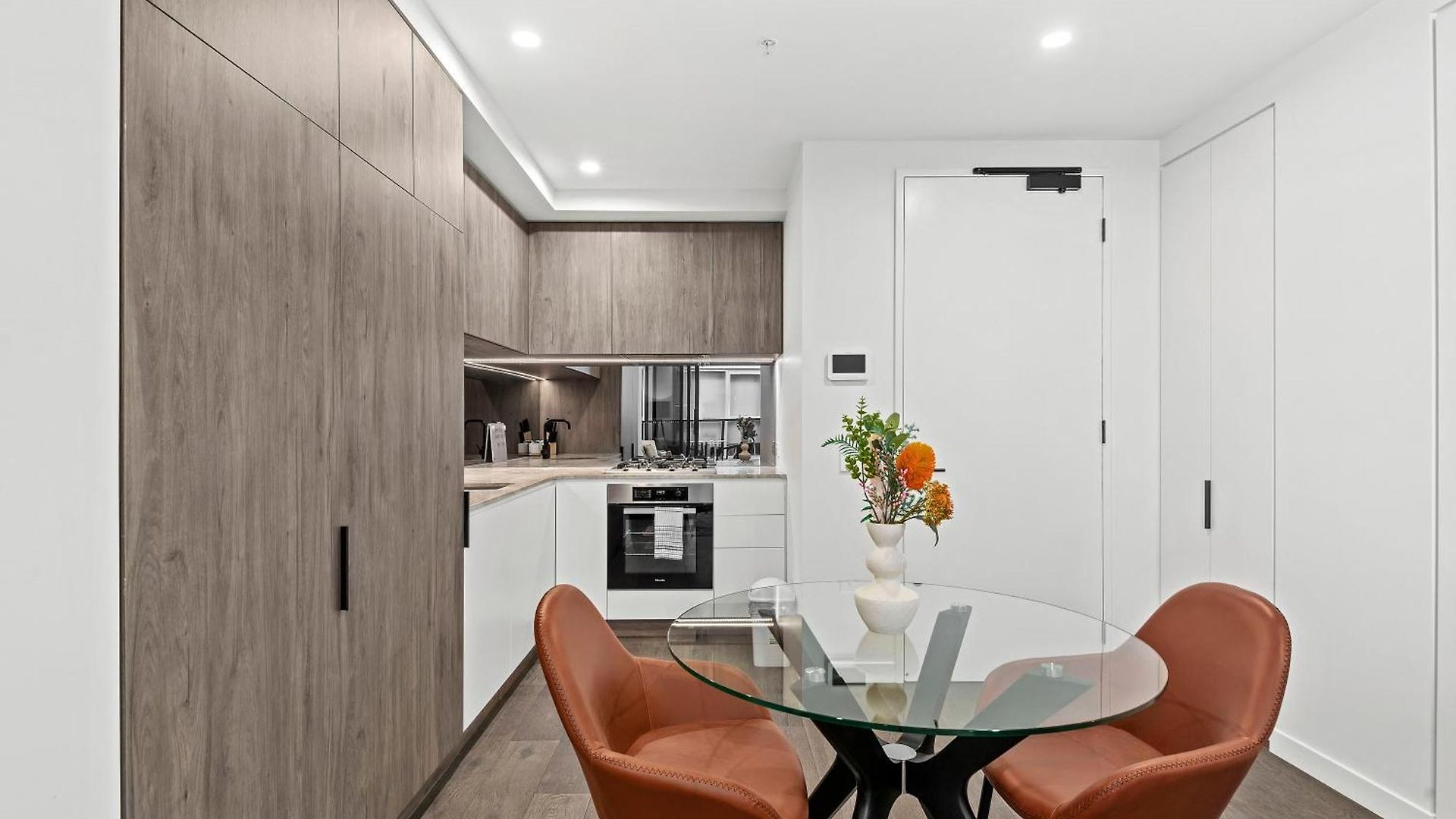 Apartment Stylish And Modern Valley Pad With Rooftop Pool And Wifi