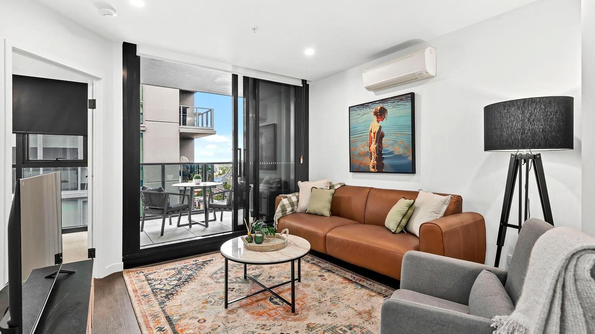Apartment Stylish And Modern Valley Pad With Rooftop Pool And Wifi Brisbane