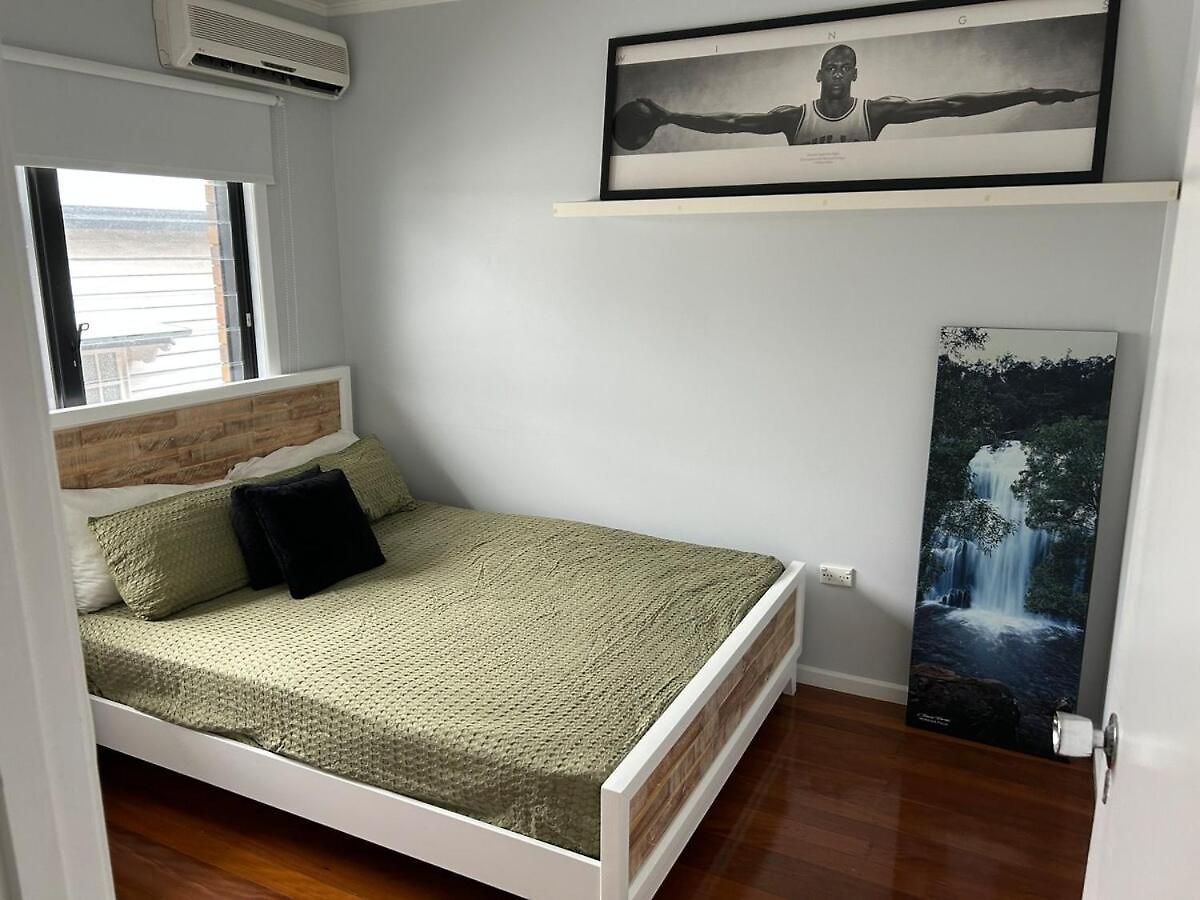 Hill 2-bedroom With Charming View Brisbane