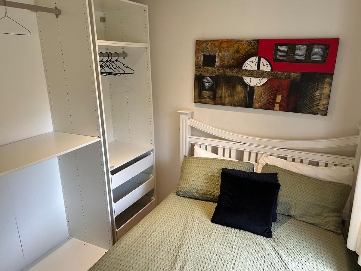 Hill 2-bedroom With Charming View