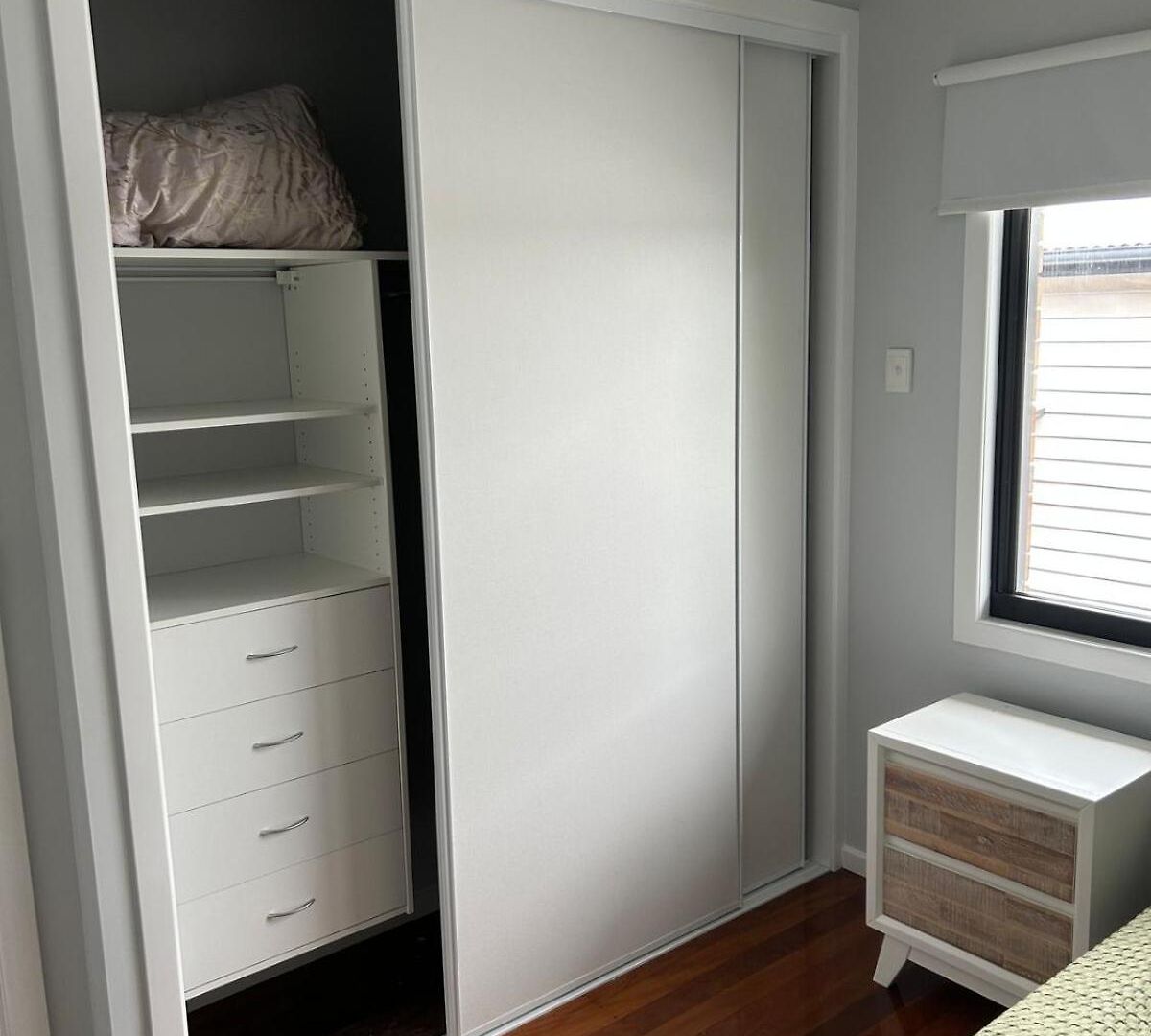 Hill 2-bedroom With Charming View *