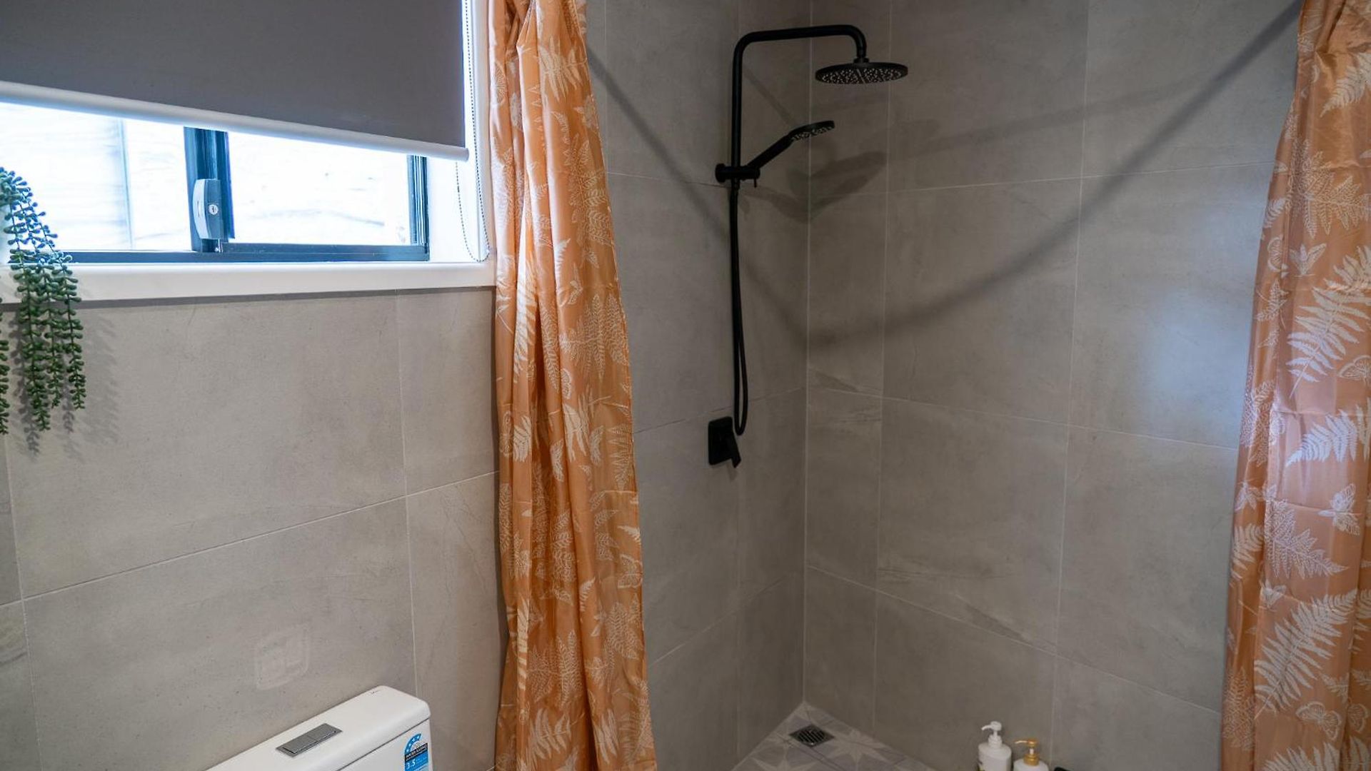 Hot Tub, Ice Bath, Gym, Sauna, Pool Table Coorparoo Haven Homestay