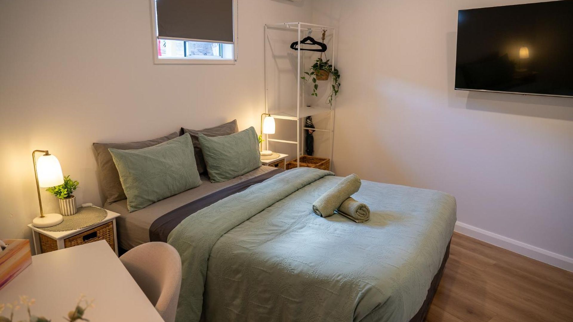 Hot Tub, Ice Bath, Gym, Sauna, Pool Table Coorparoo Haven Homestay Brisbane