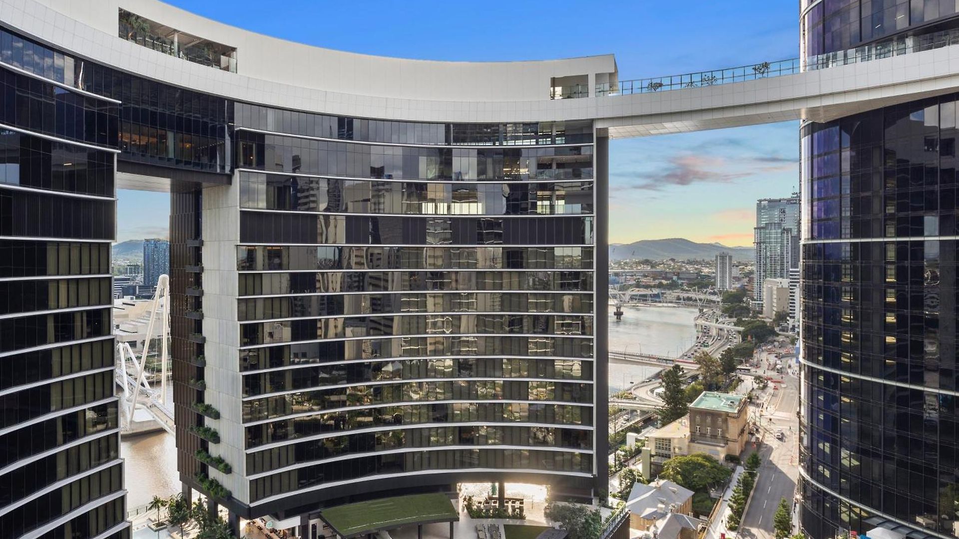 Avani Living Queen's Wharf Residences 5*