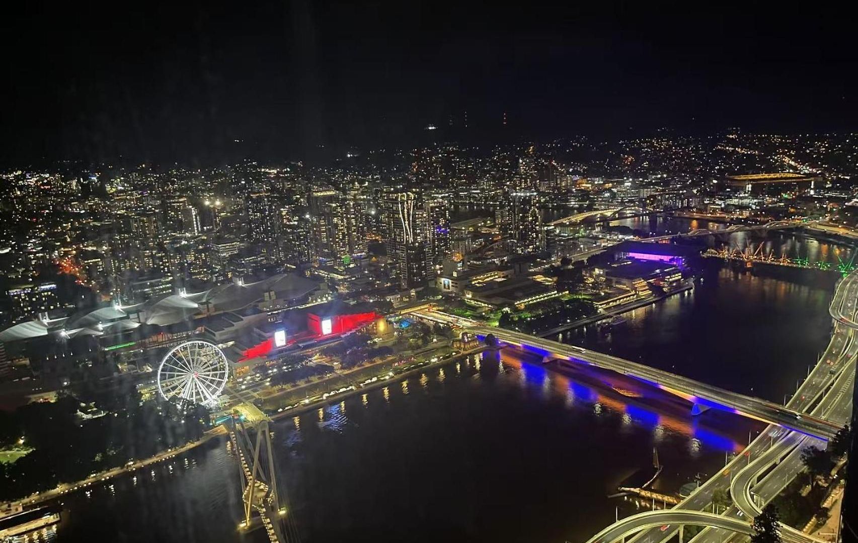 Luxury 50th Floor 2br At Queens Wharf With Parking * Brisbane