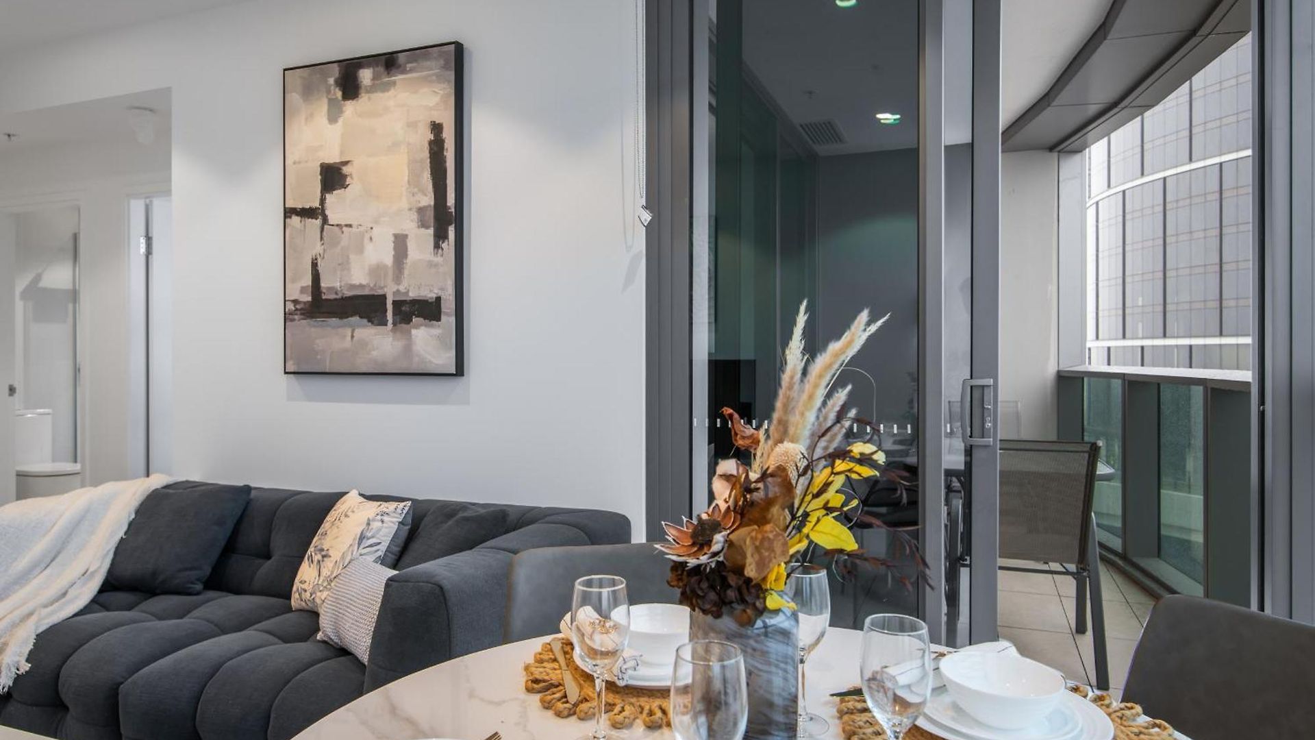 Sky Living & River Views In Queens Wharf Residences Apartment *