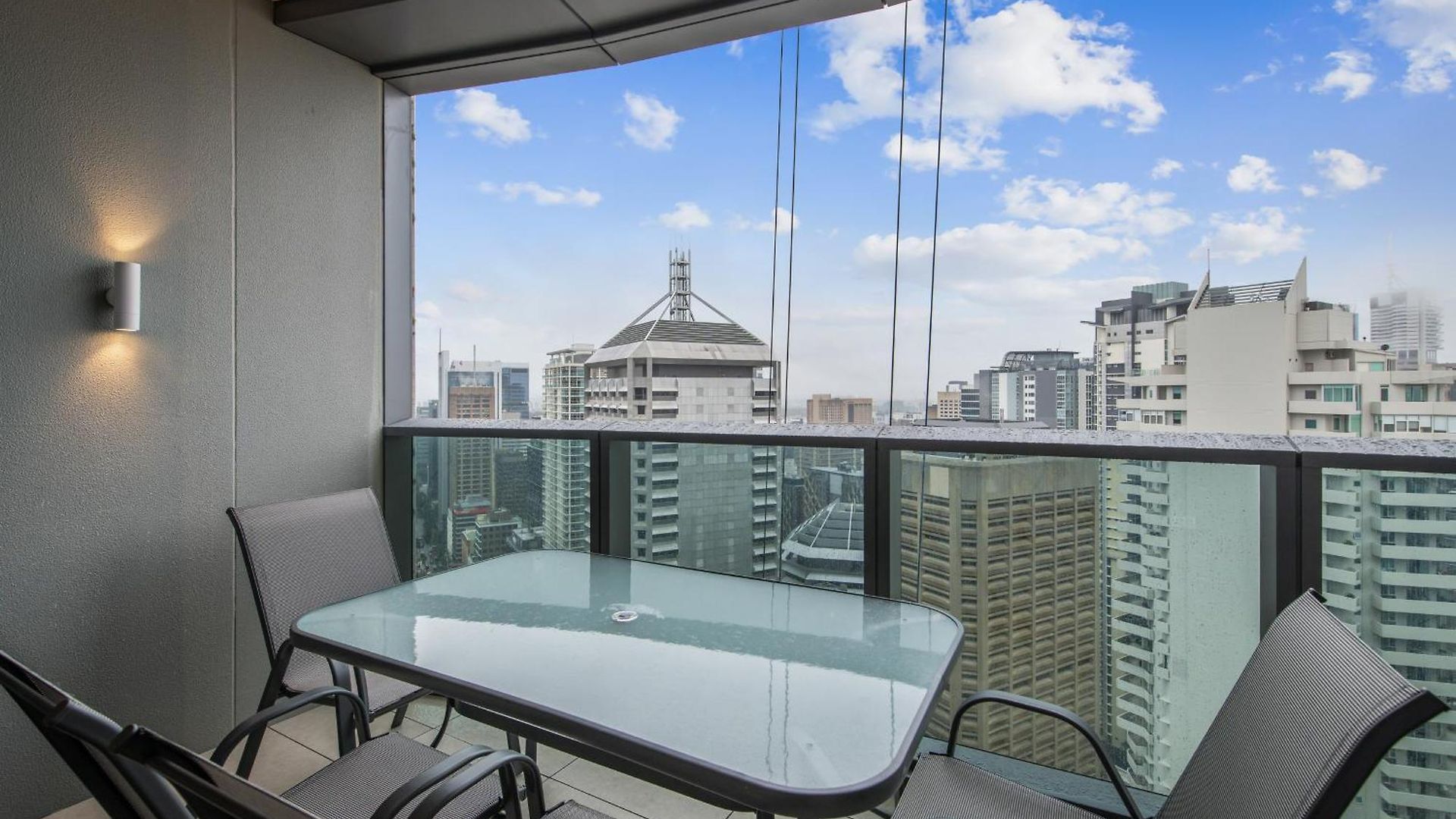Apartment Sky Living & River Views In Queens Wharf Residences Brisbane