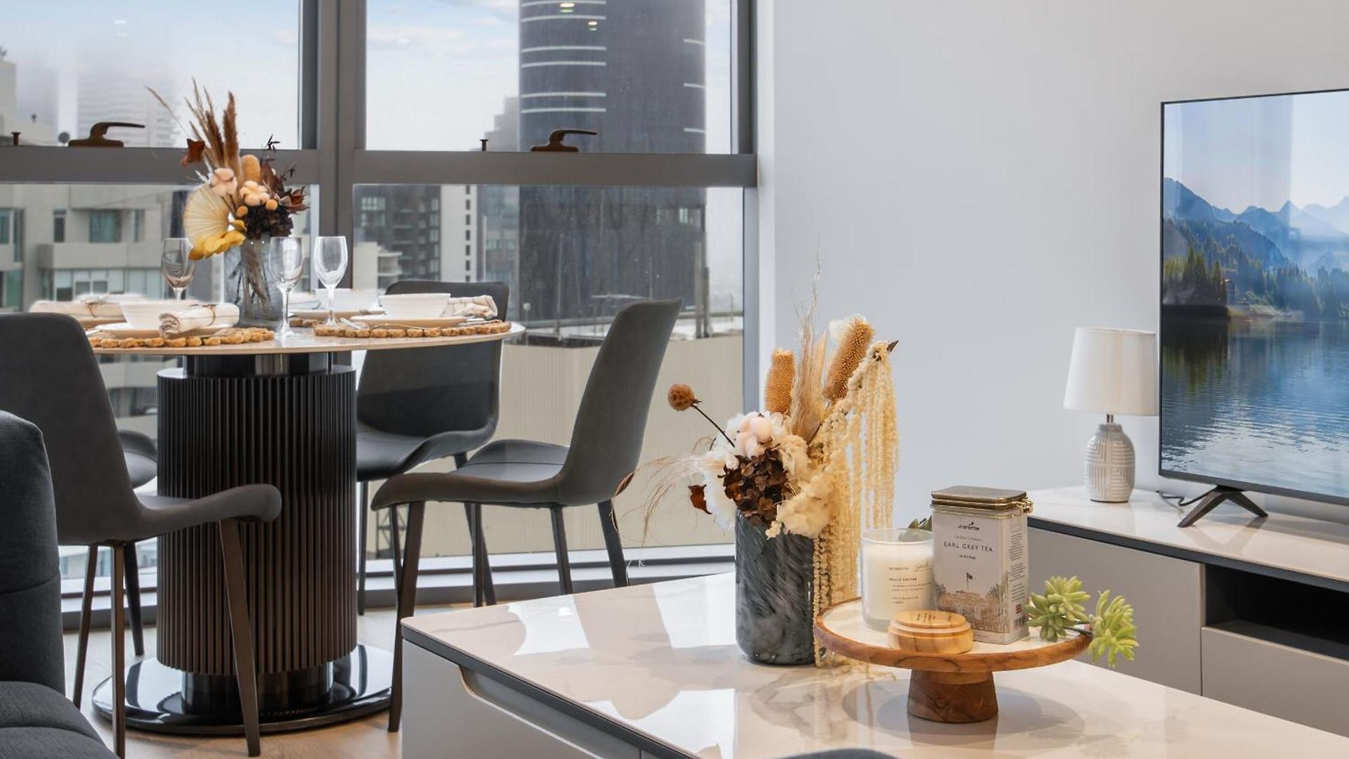 Sky Living & River Views In Queens Wharf Residences Brisbane