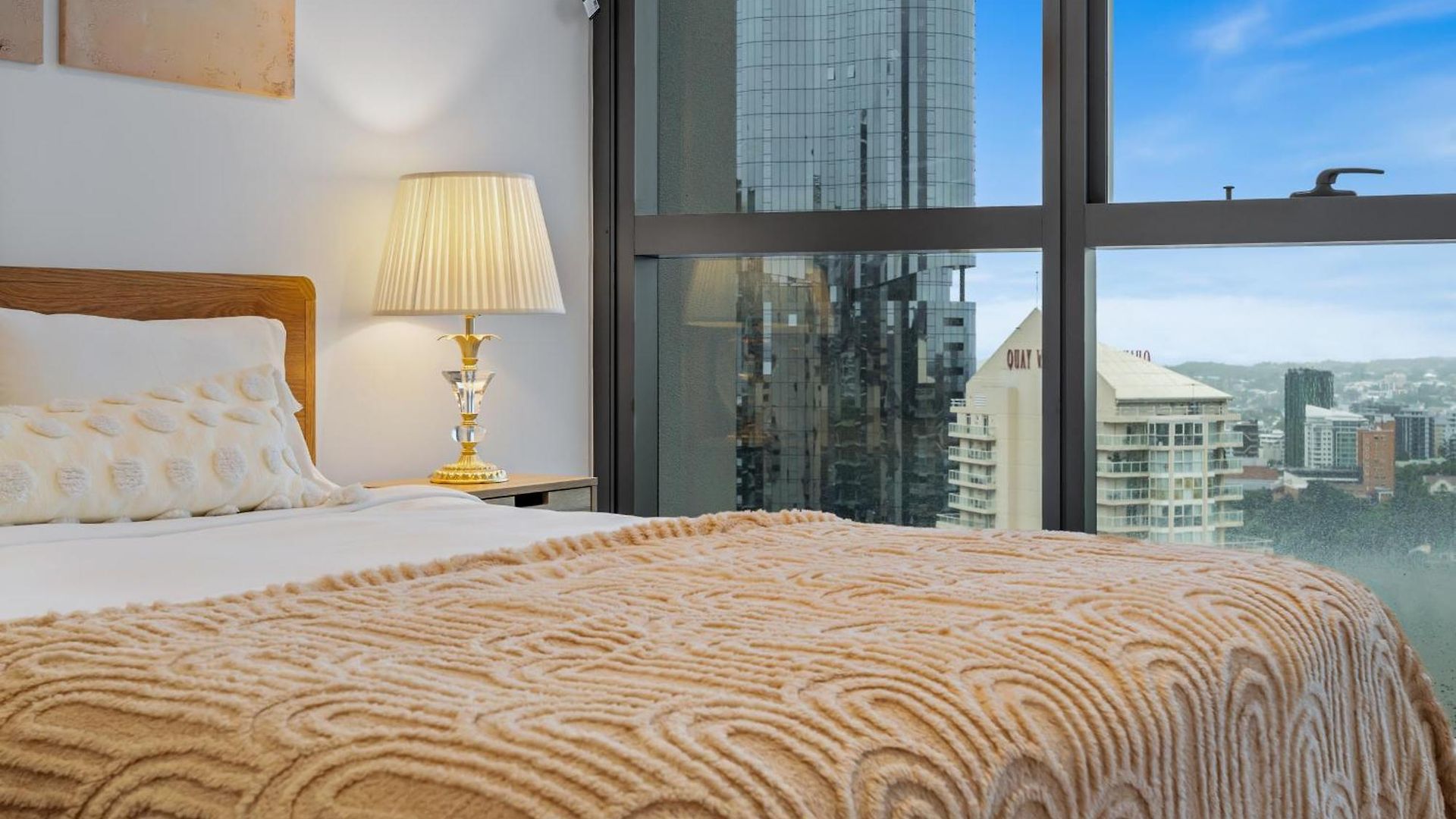 Sky Living & River Views In Queens Wharf Residences Apartment Brisbane