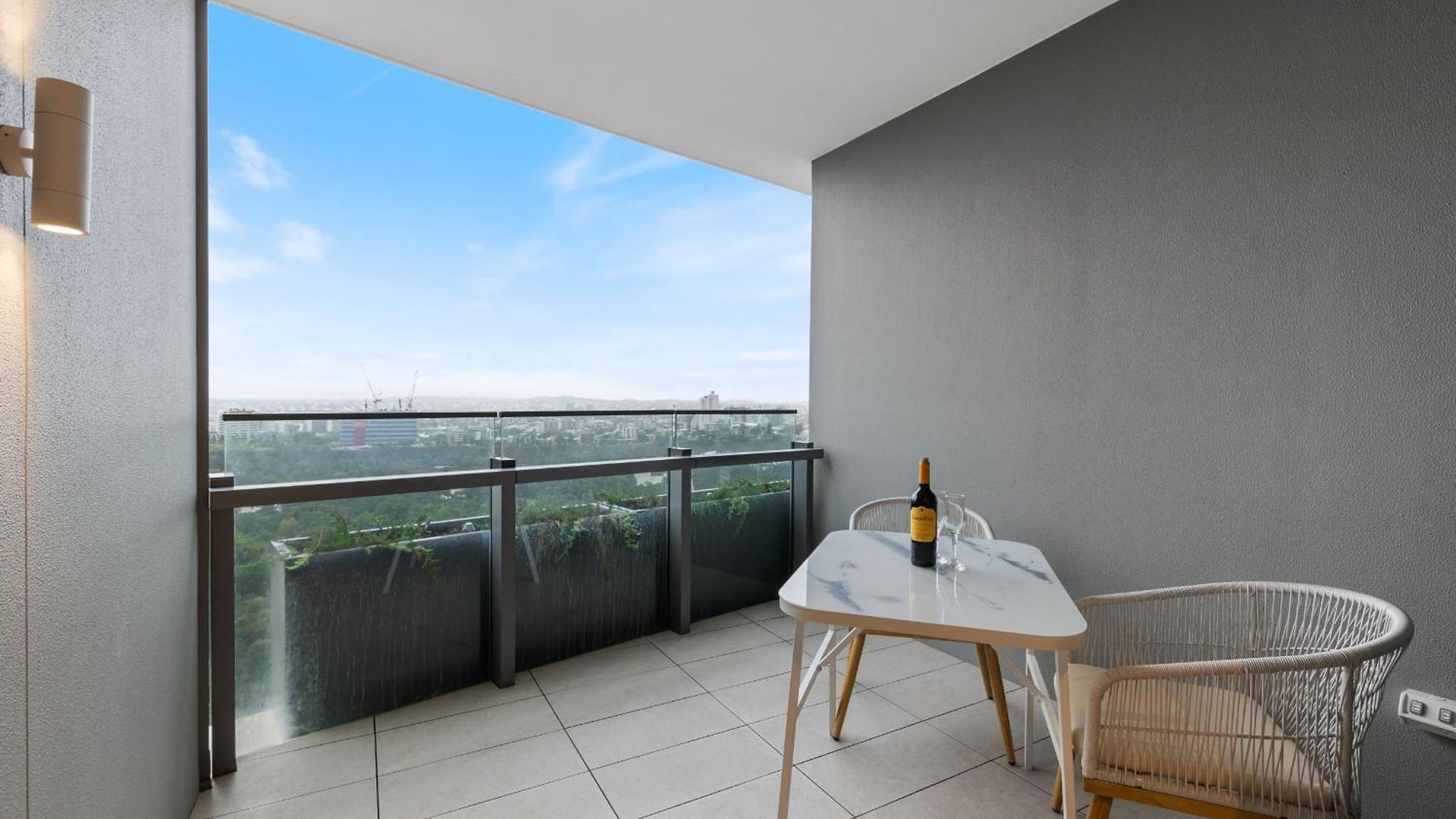 Sky Living & River Views In Queens Wharf Residences Brisbane