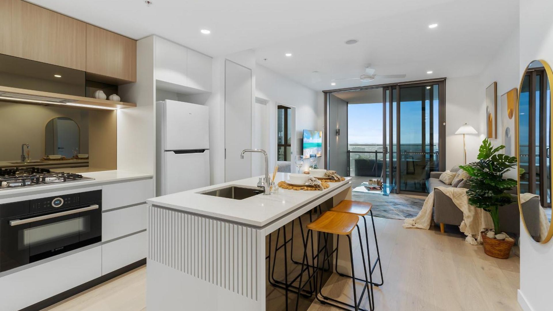 Sky Living & River Views In Queens Wharf Residences Apartment *