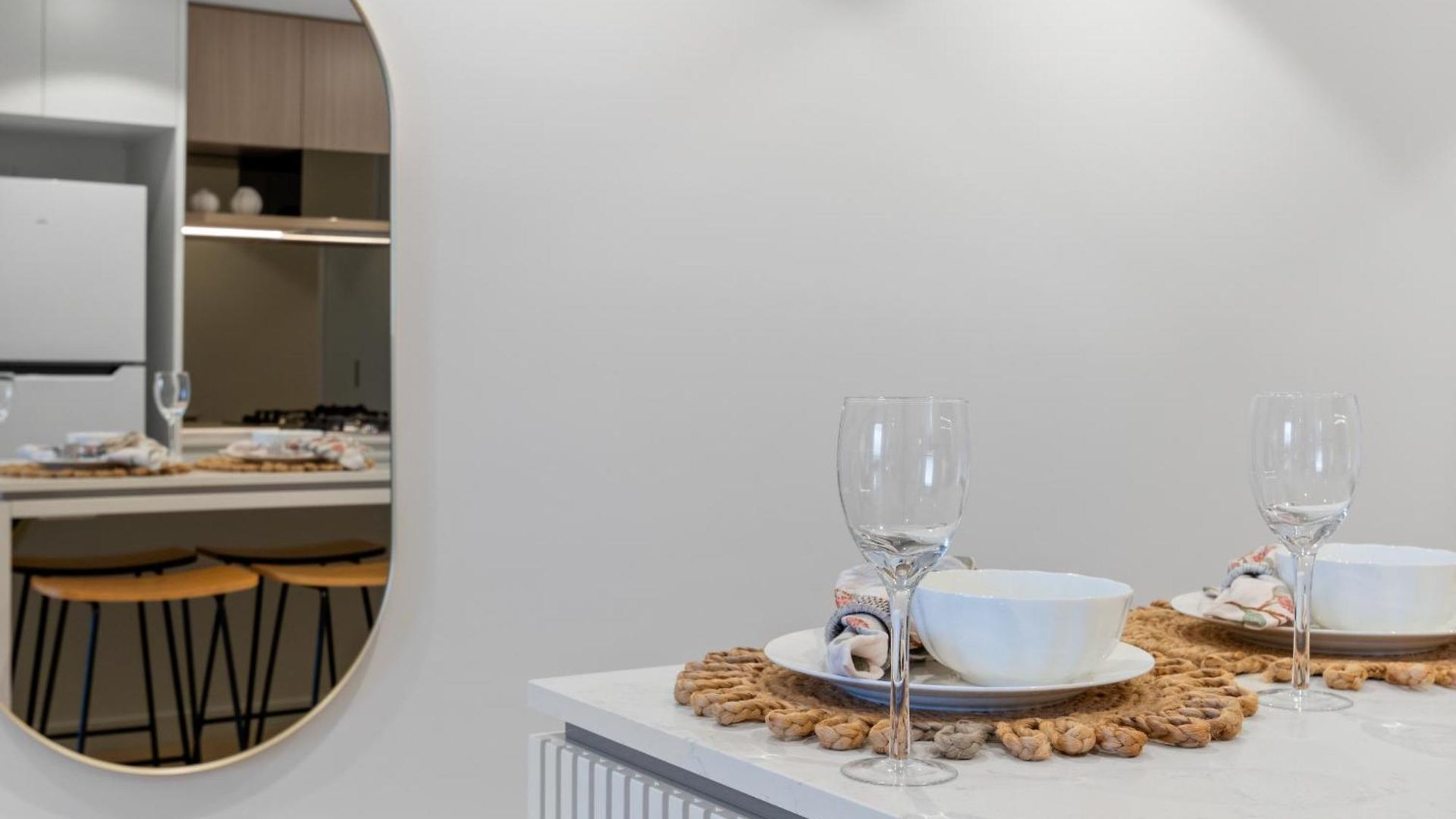 Sky Living & River Views In Queens Wharf Residences Apartment