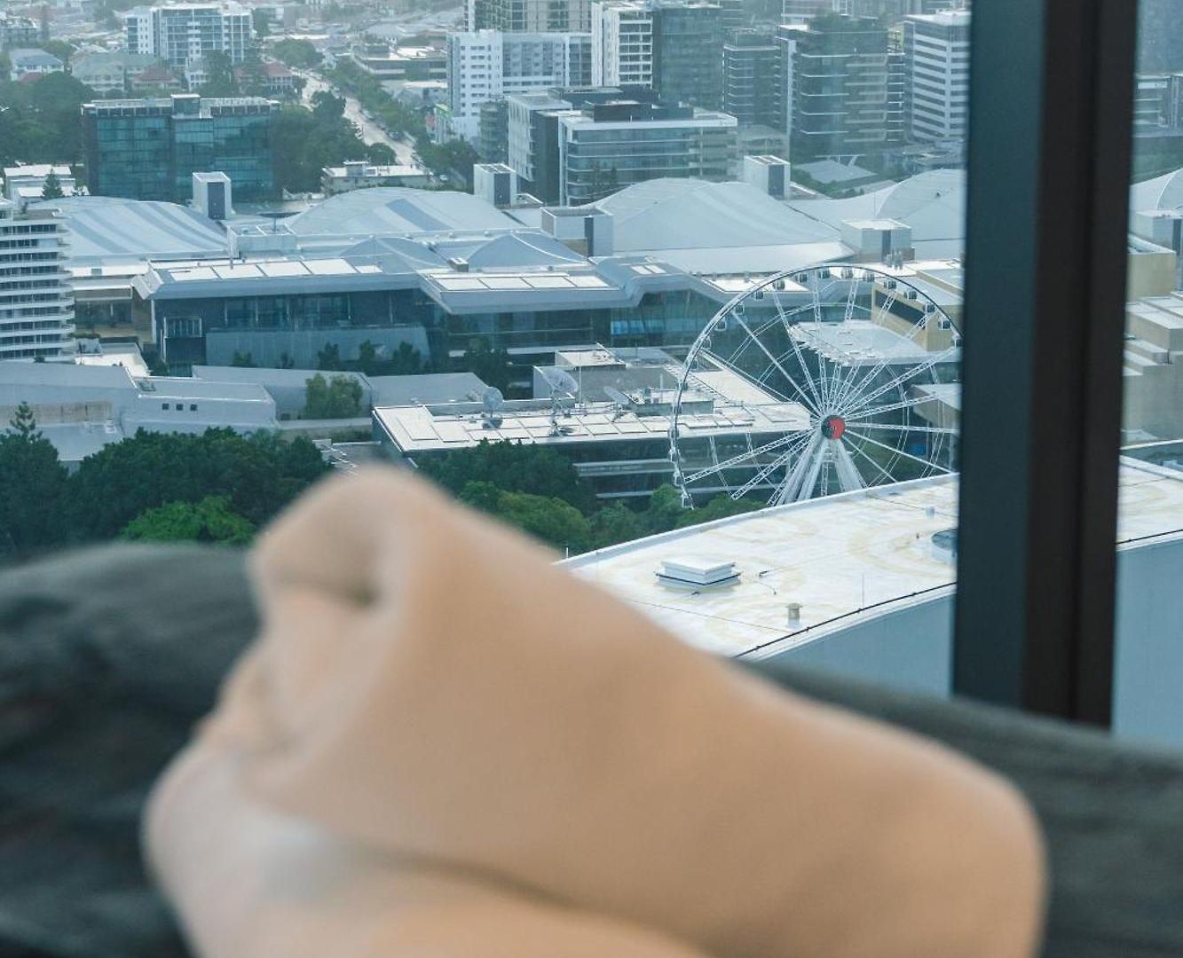 Sky Living & River Views In Queens Wharf Residences Apartment