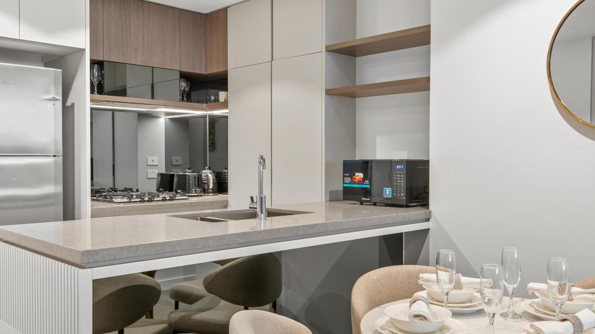Apartment Sky Living & River Views In Queens Wharf Residences *