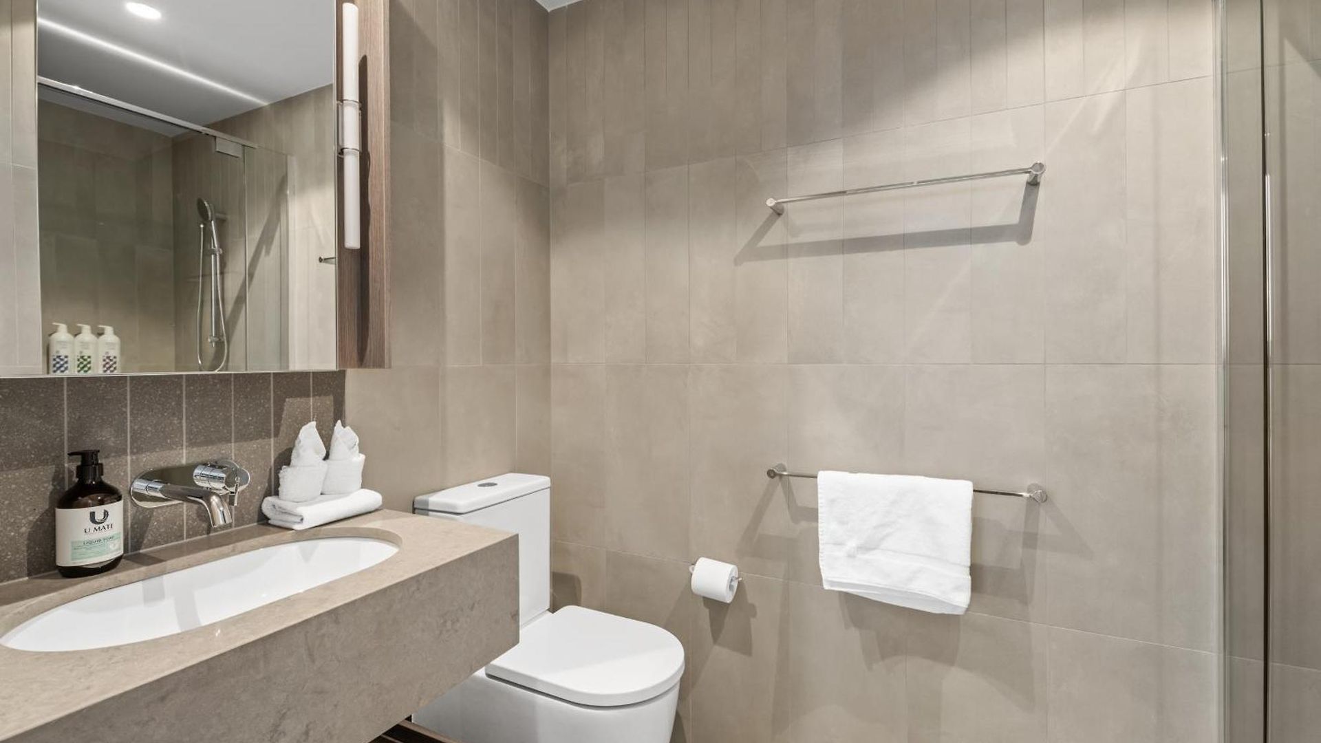 Sky Living & River Views In Queens Wharf Residences Apartment *