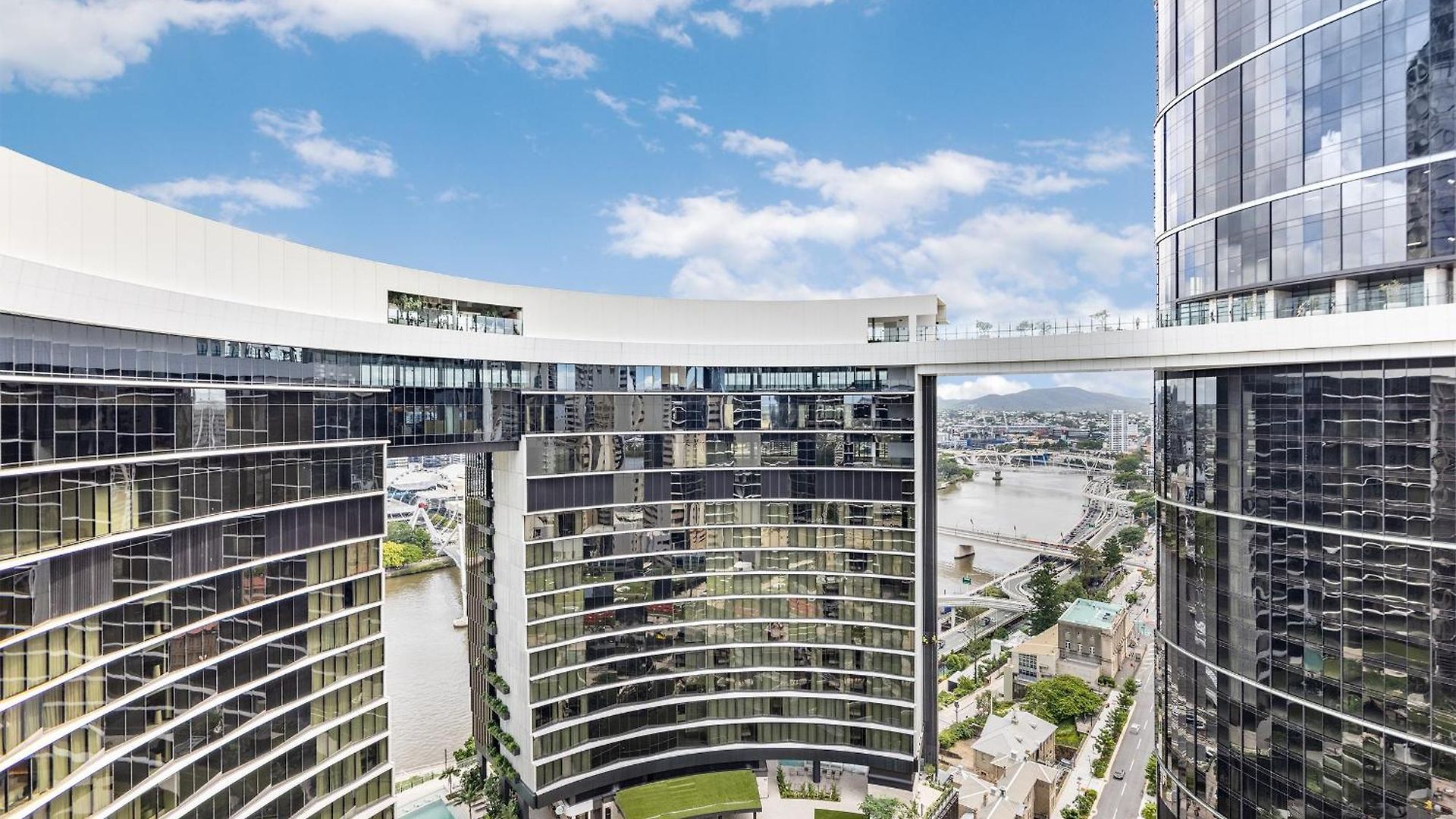 Sky Living & River Views In Queens Wharf Residences Apartment *