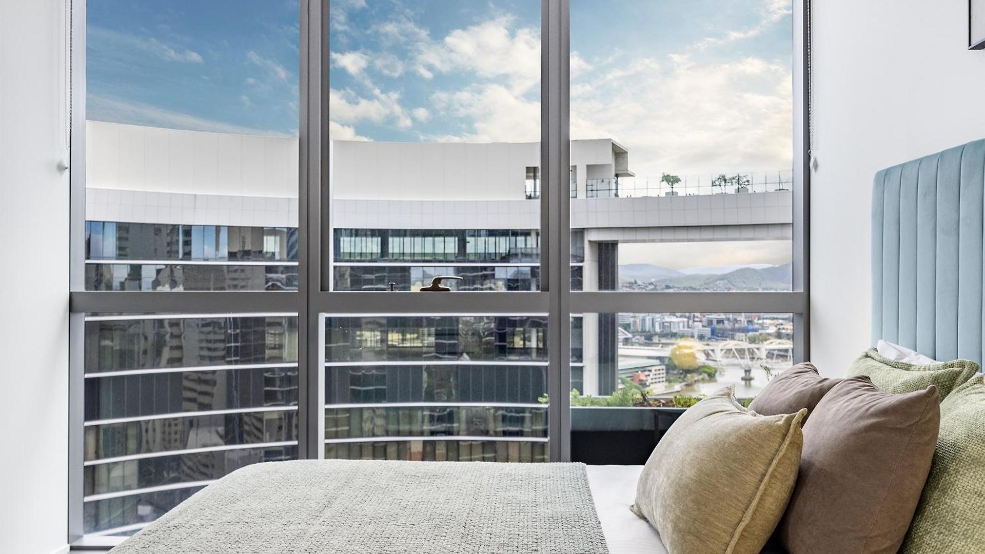 Apartment Sky Living & River Views In Queens Wharf Residences *