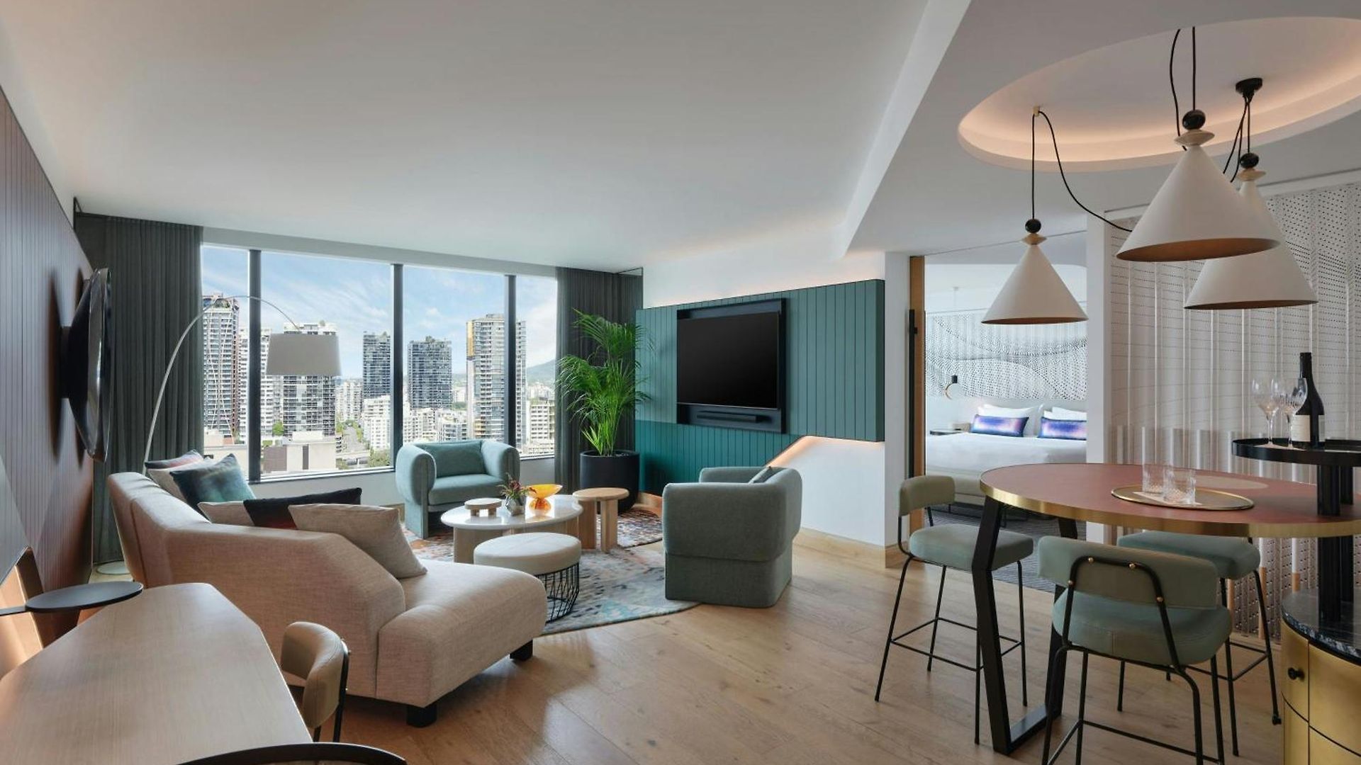 W Hotel 5*
