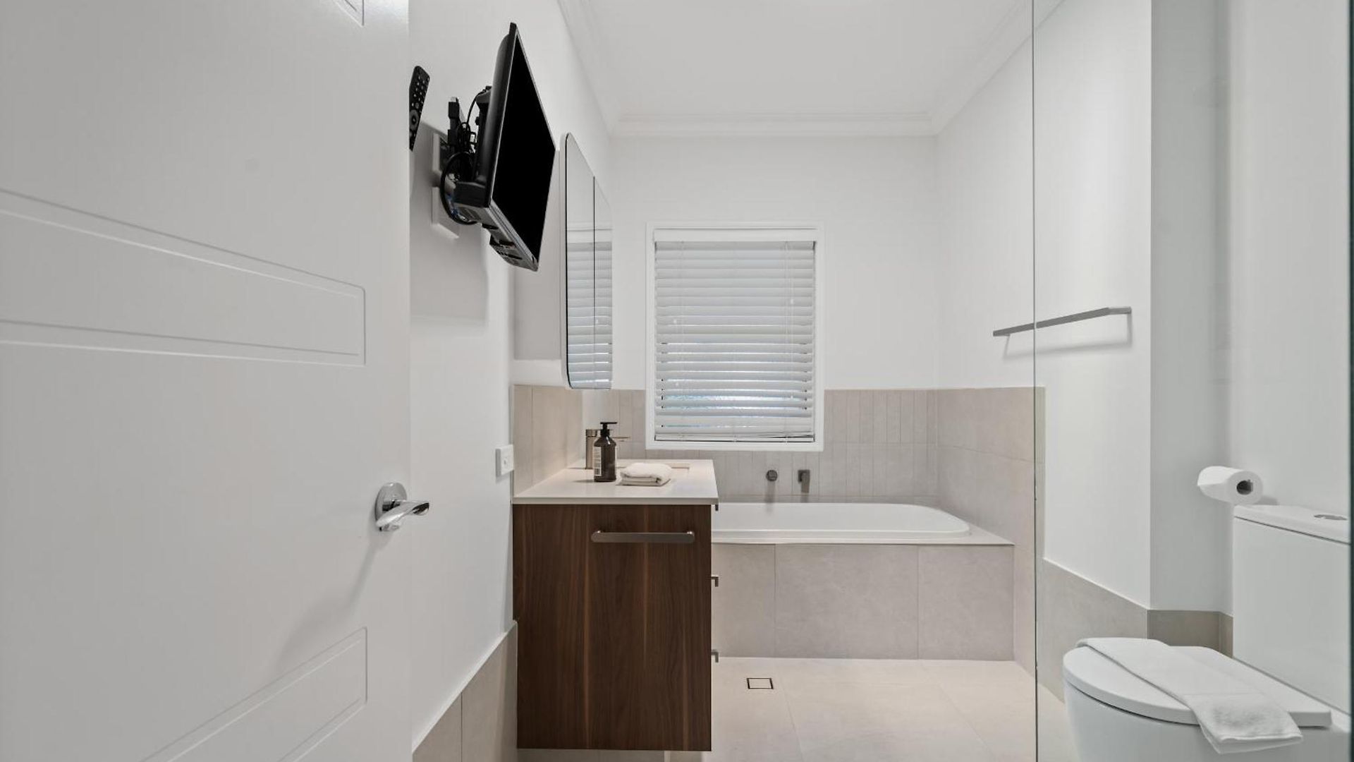 Maison Marie: Cinebar Getaway 4 Bedrooms 2.5 Baths Holiday home Brisbane