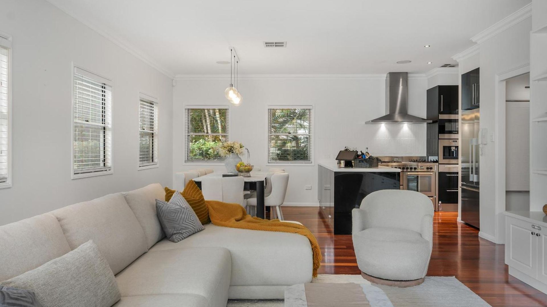 Maison Marie: Cinebar Getaway 4 Bedrooms 2.5 Baths