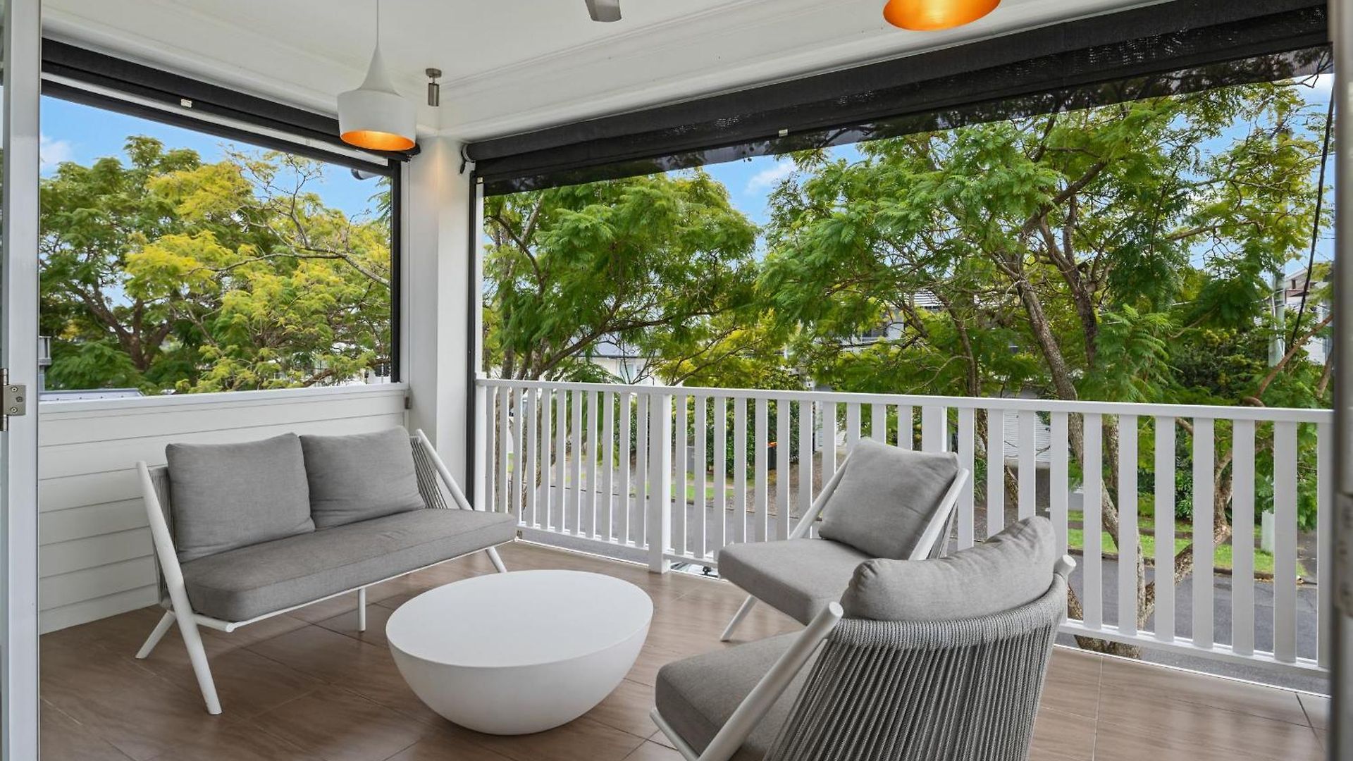 Maison Marie: Cinebar Getaway 4 Bedrooms 2.5 Baths Holiday home *
