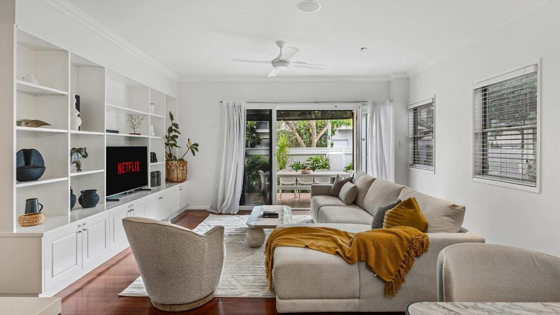 Maison Marie: Cinebar Getaway 4 Bedrooms 2.5 Baths *