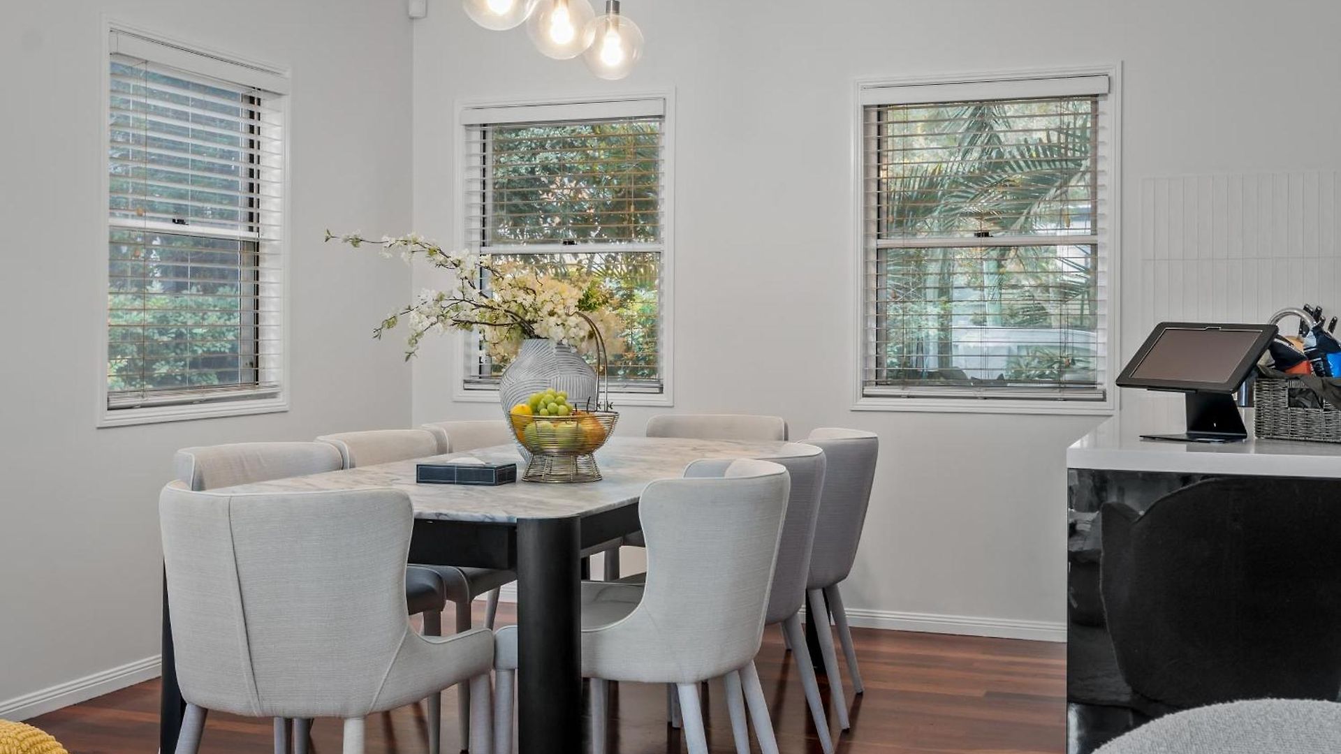 Maison Marie: Cinebar Getaway 4 Bedrooms 2.5 Baths