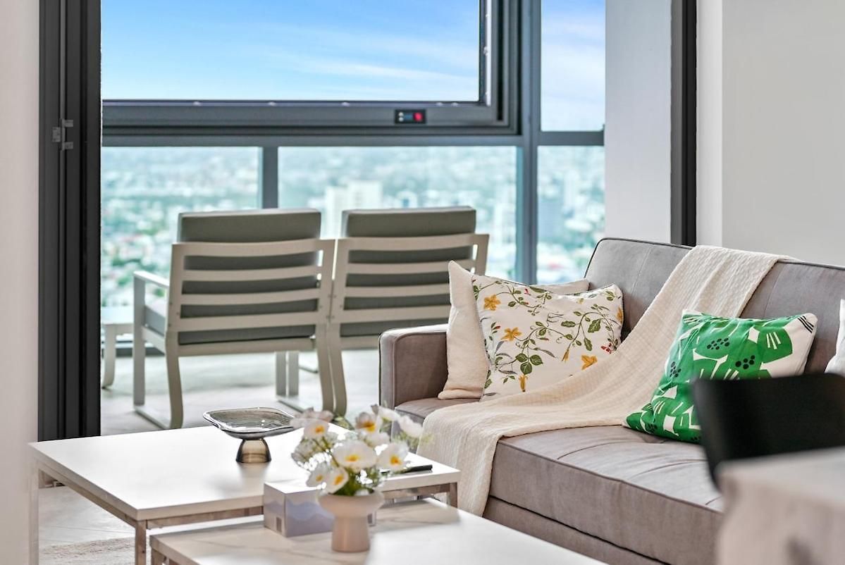 5 Star Queens Wharf 2br 2ba High Floor Epic Views C29 Apartment
