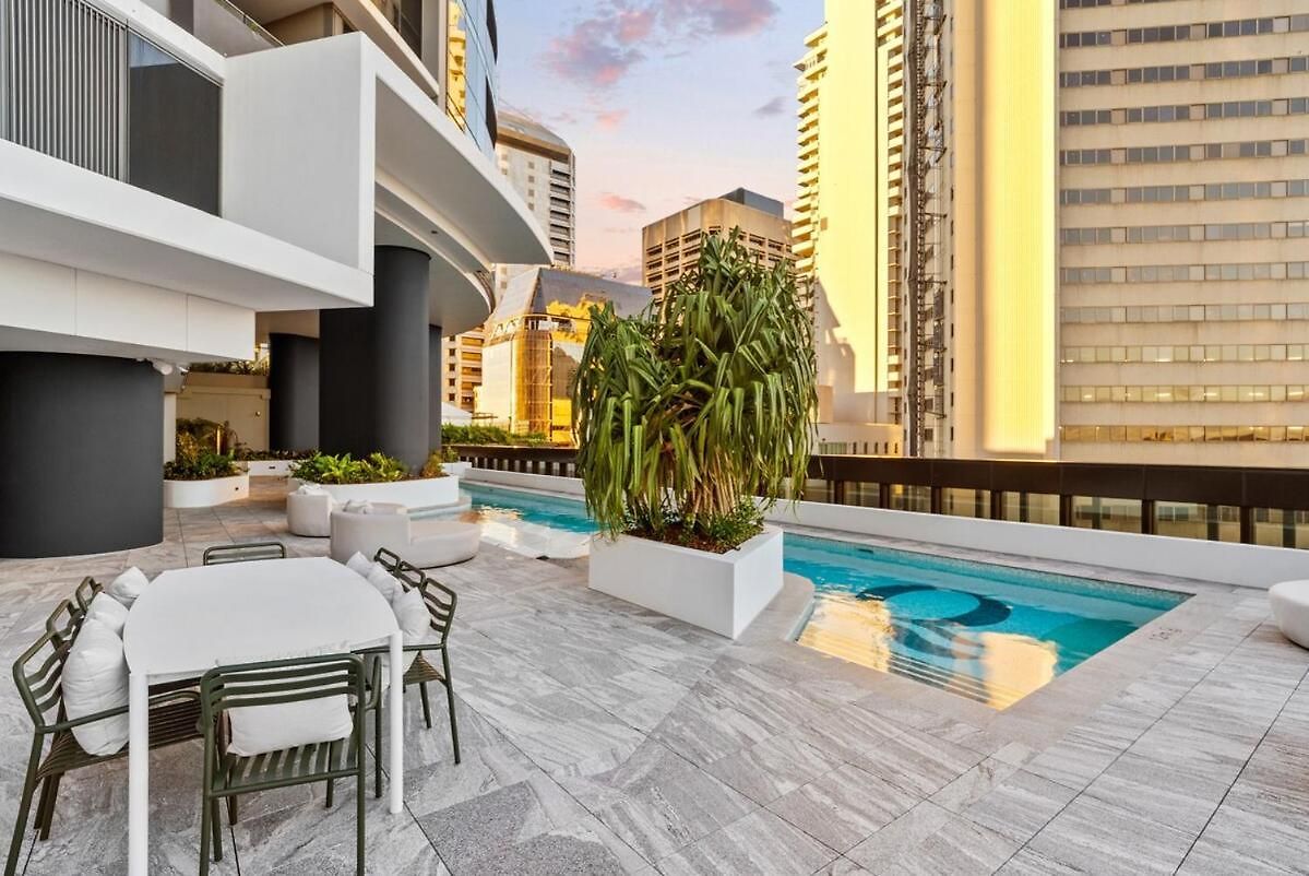 5 Star Queens Wharf 2br 2ba High Floor Epic Views C29